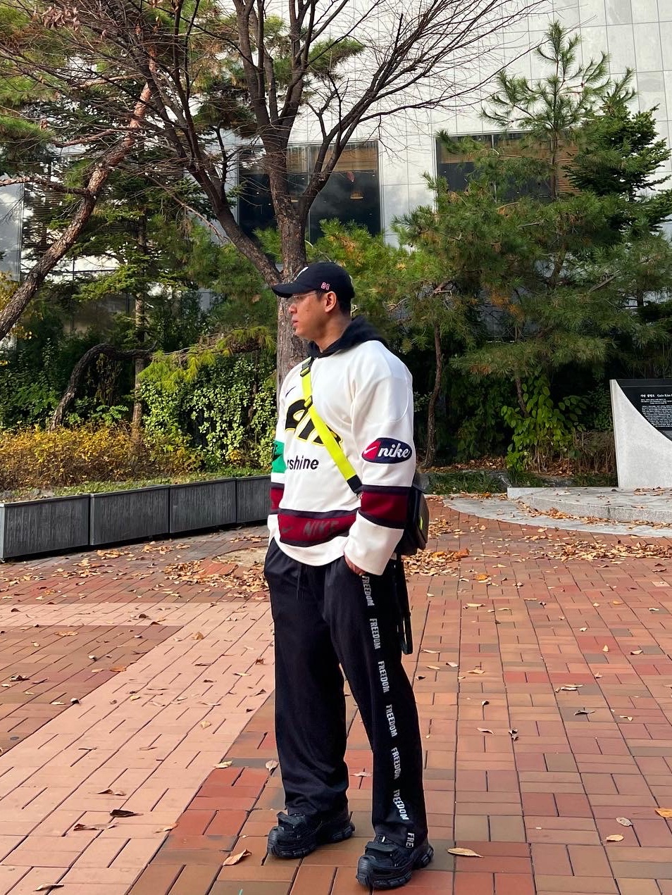 Nike x Cactus Plant Flea Market Hockey Jersey White 착용 스타일 - 2