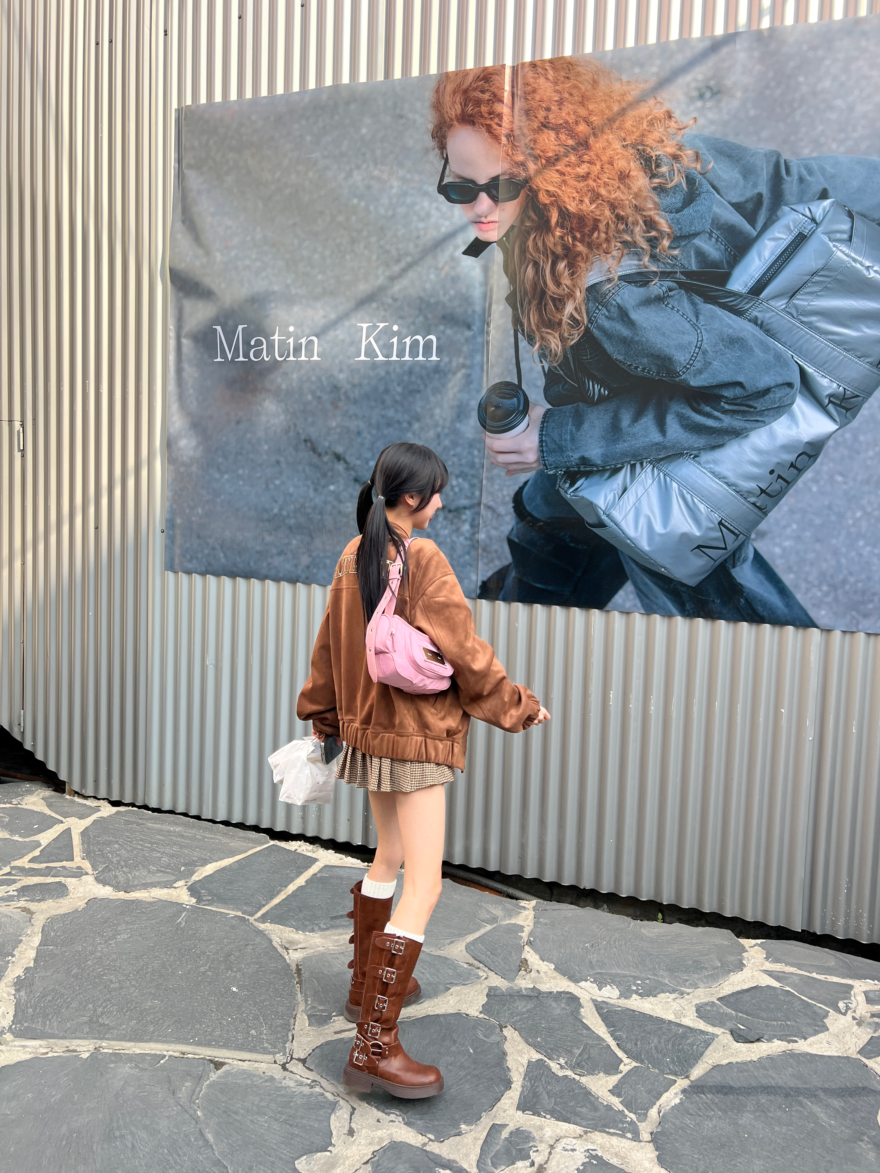 Matin Kim Madeleine Round Bag Pink, (W) Matin Kim Faux Suede Bomber Jumper Pink 착용 스타일 - 4