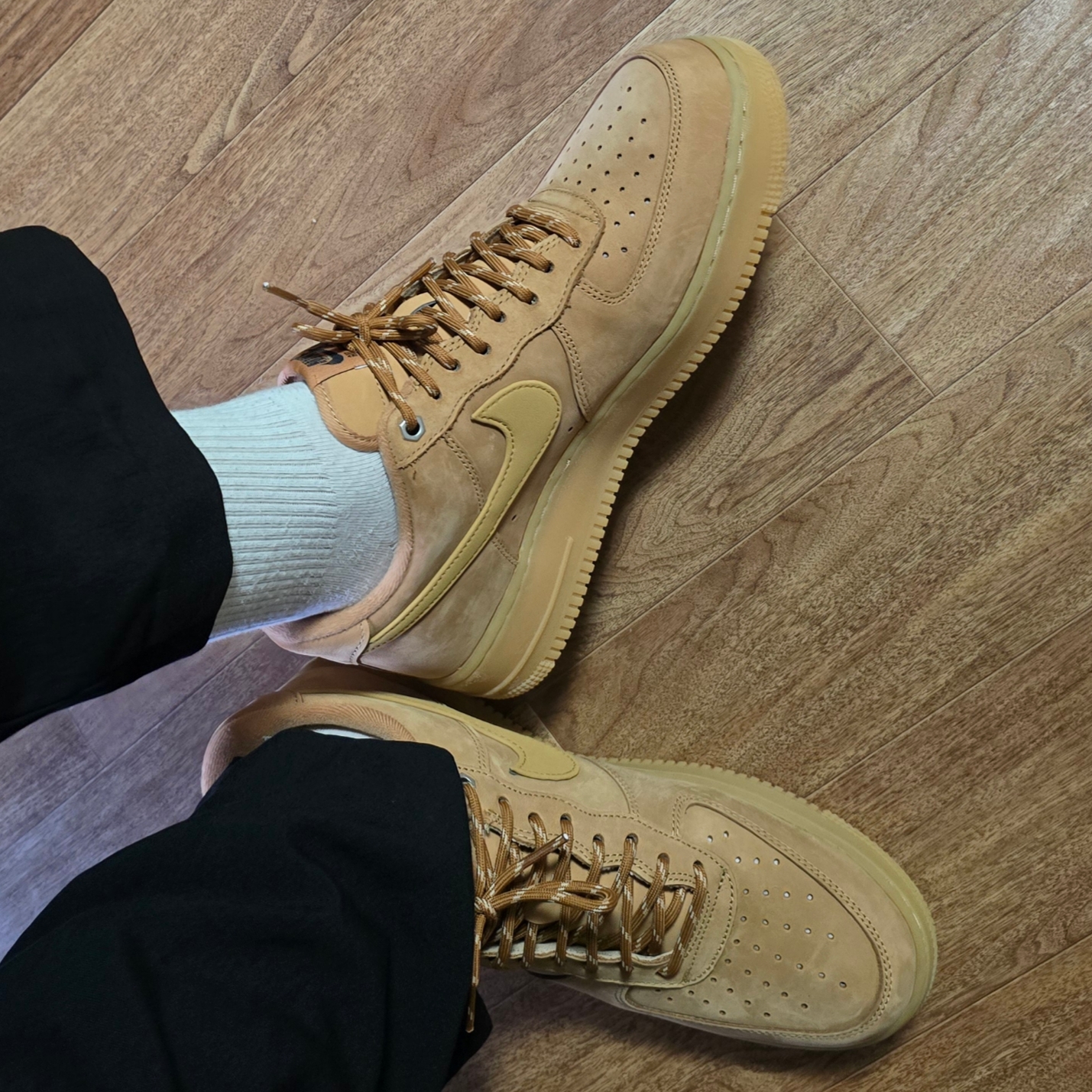 Nike Air Force 1 '07 WB Flax 착용 스타일