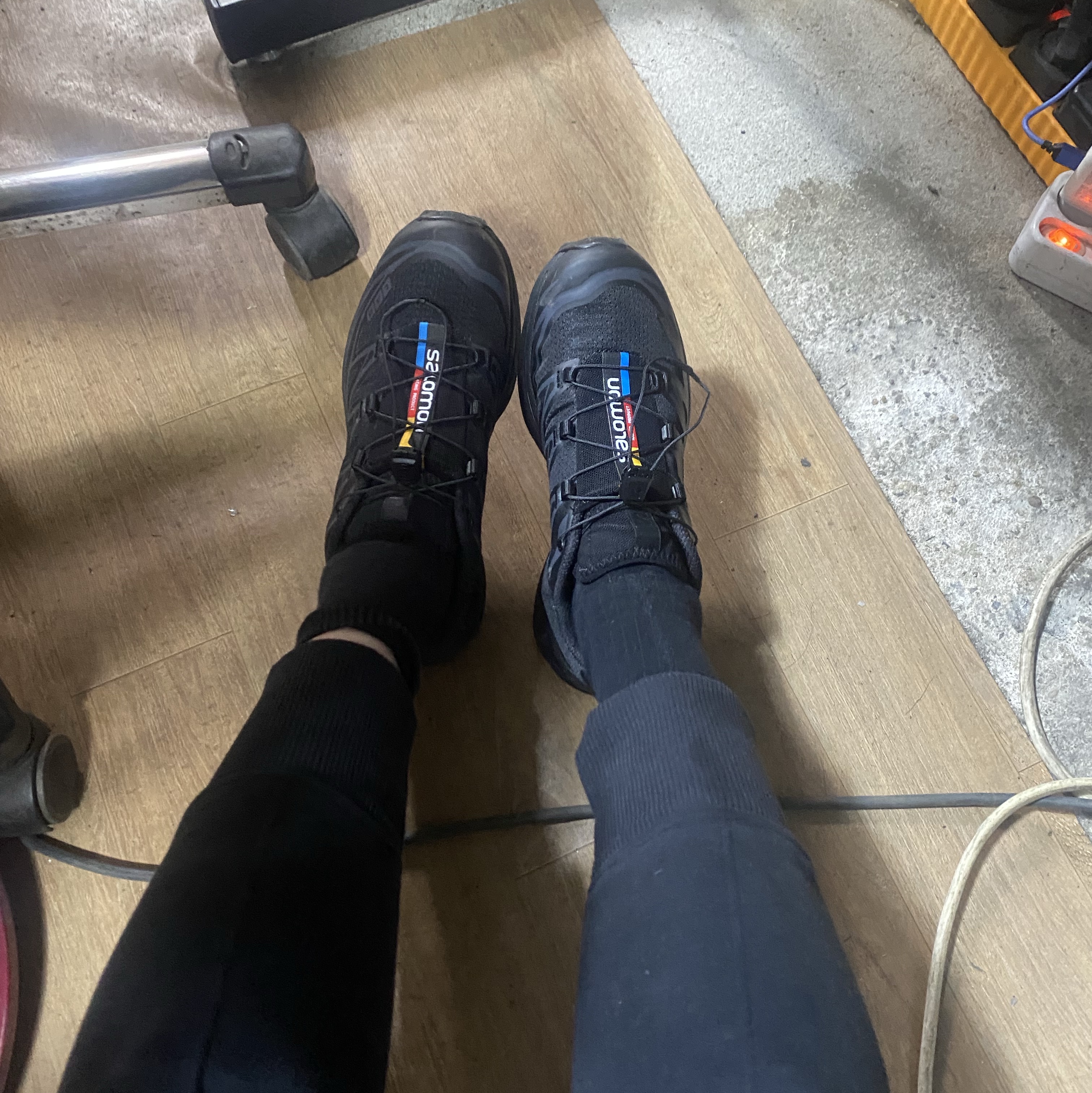 Salomon XT-6 ADV Black 착용 스타일