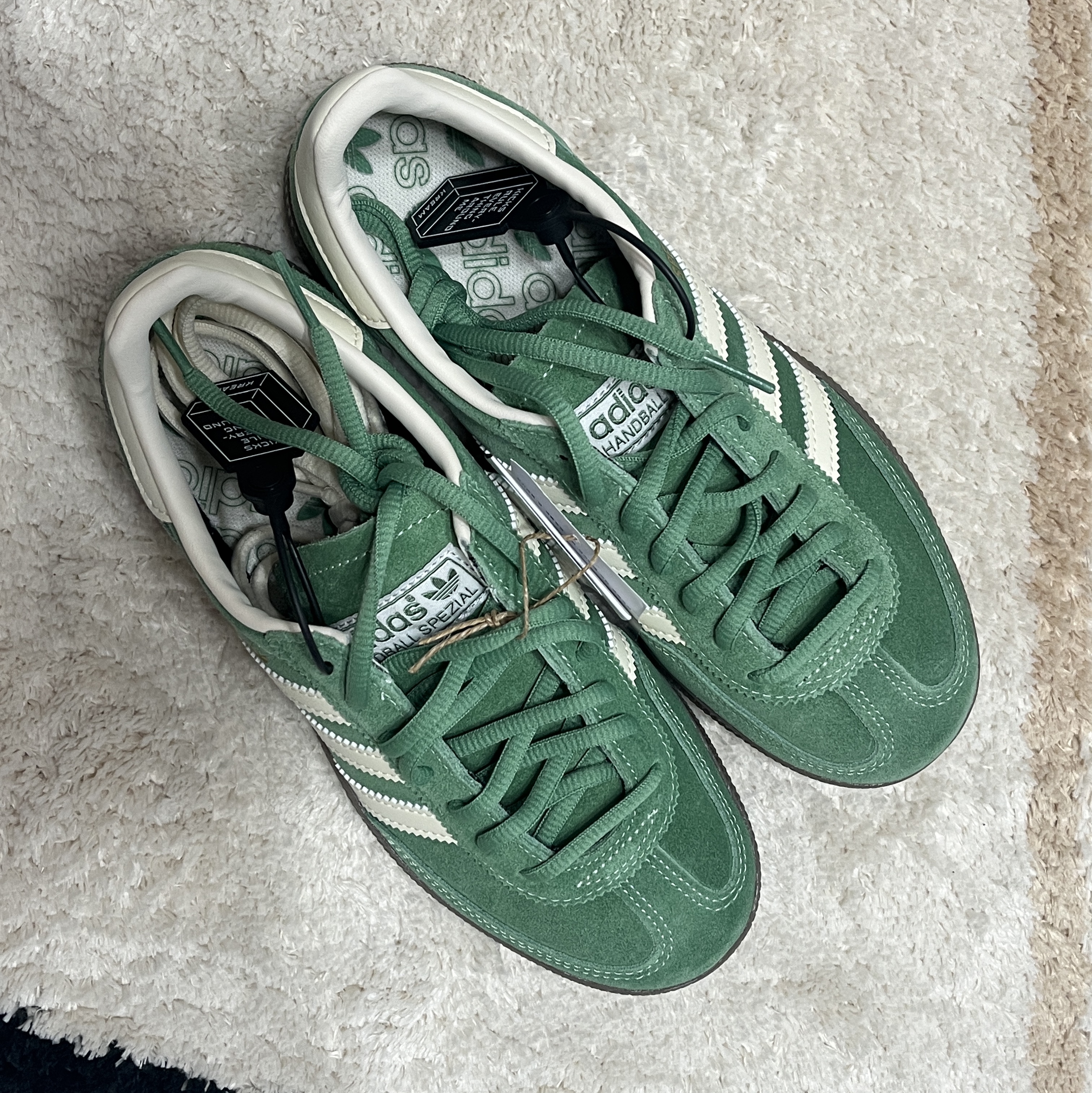 Adidas Spezial Handball Preloved Green Cream White 착용 스타일 - 2