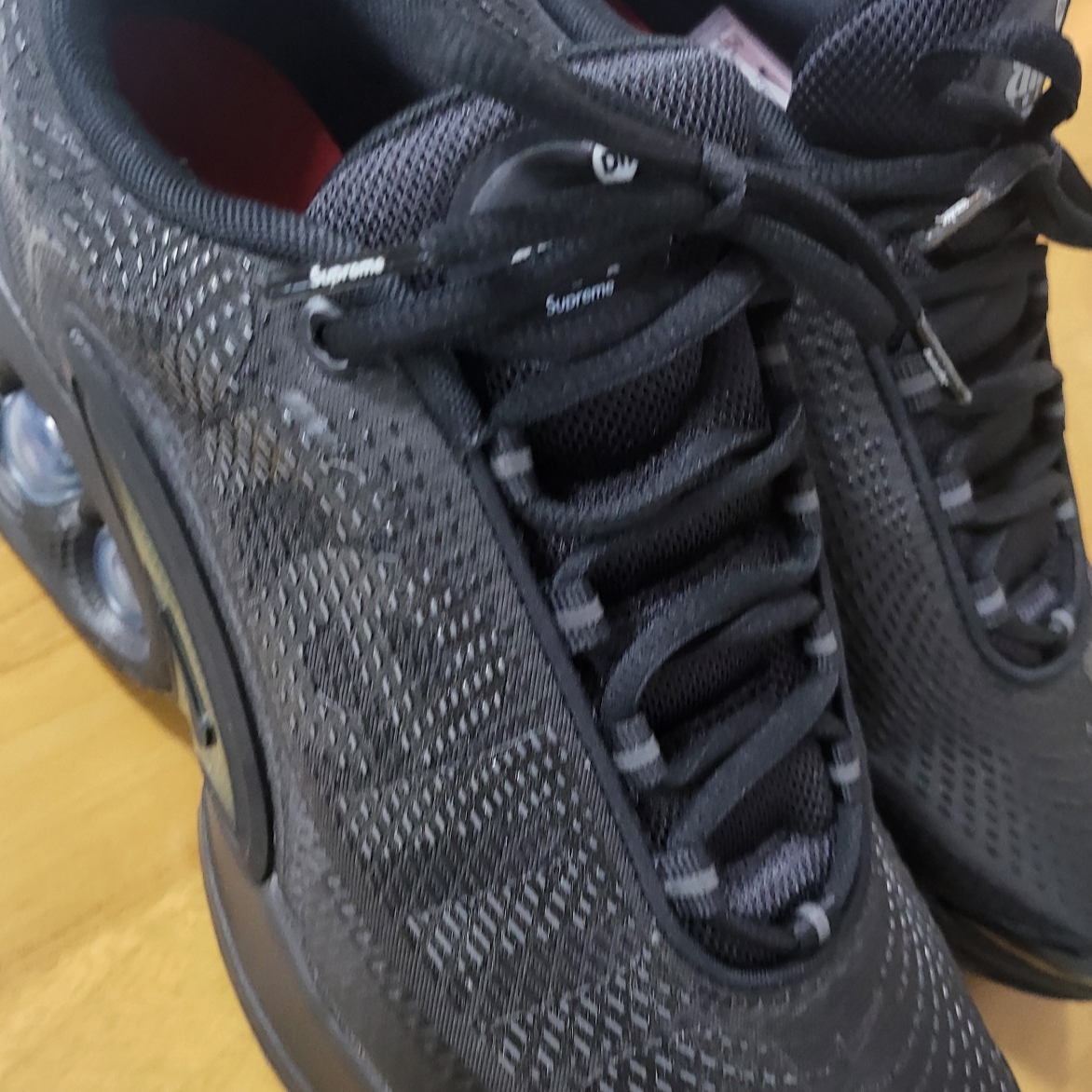 Nike x Supreme Air Max DN SP Black Galactic Jade 착용 스타일