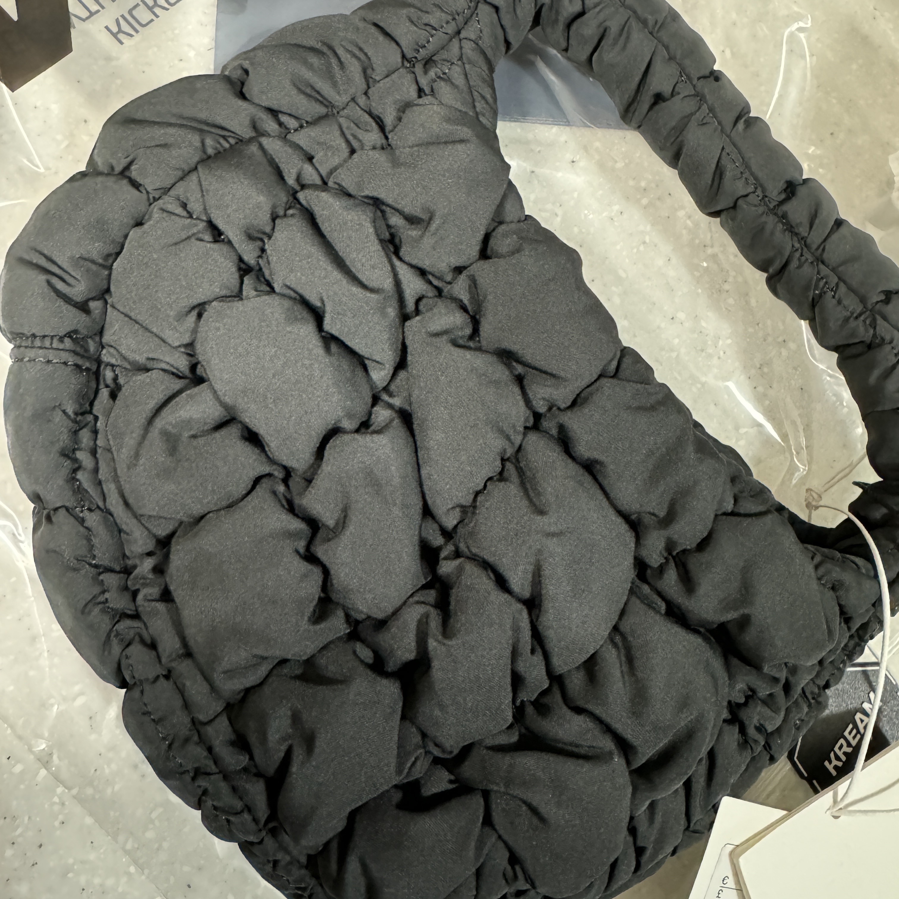 COS Quilted Micro Bag Black 착용 스타일