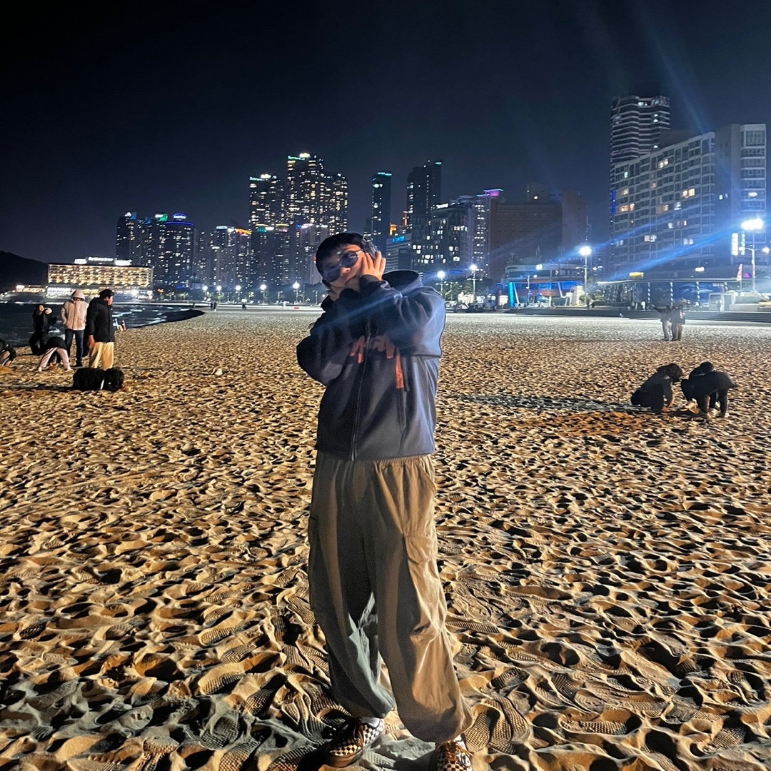 Stussy Stock Zip Hoodie Navy, Vans Authentic Checkerboard Black White Gum 착용 스타일