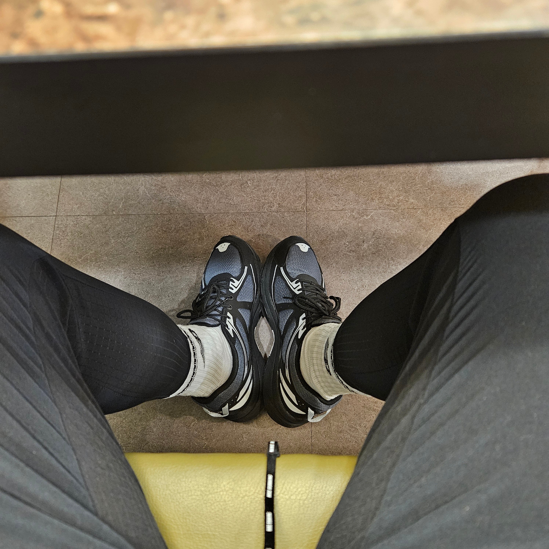 Asics Gel-Venture 6 Carrier Grey 착용 스타일