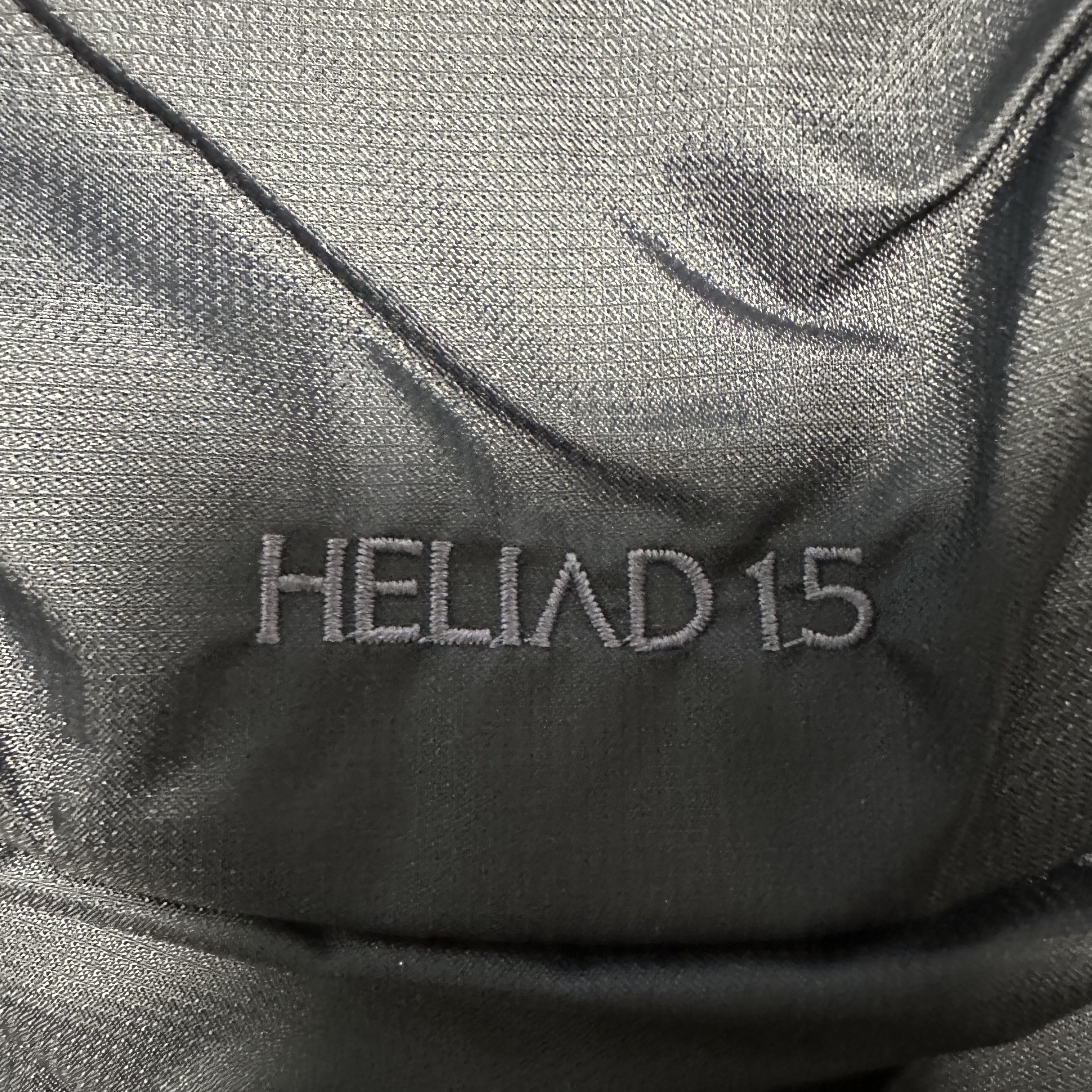 Arc'teryx Heliad 15 Backpack Black 착용 스타일 - 6