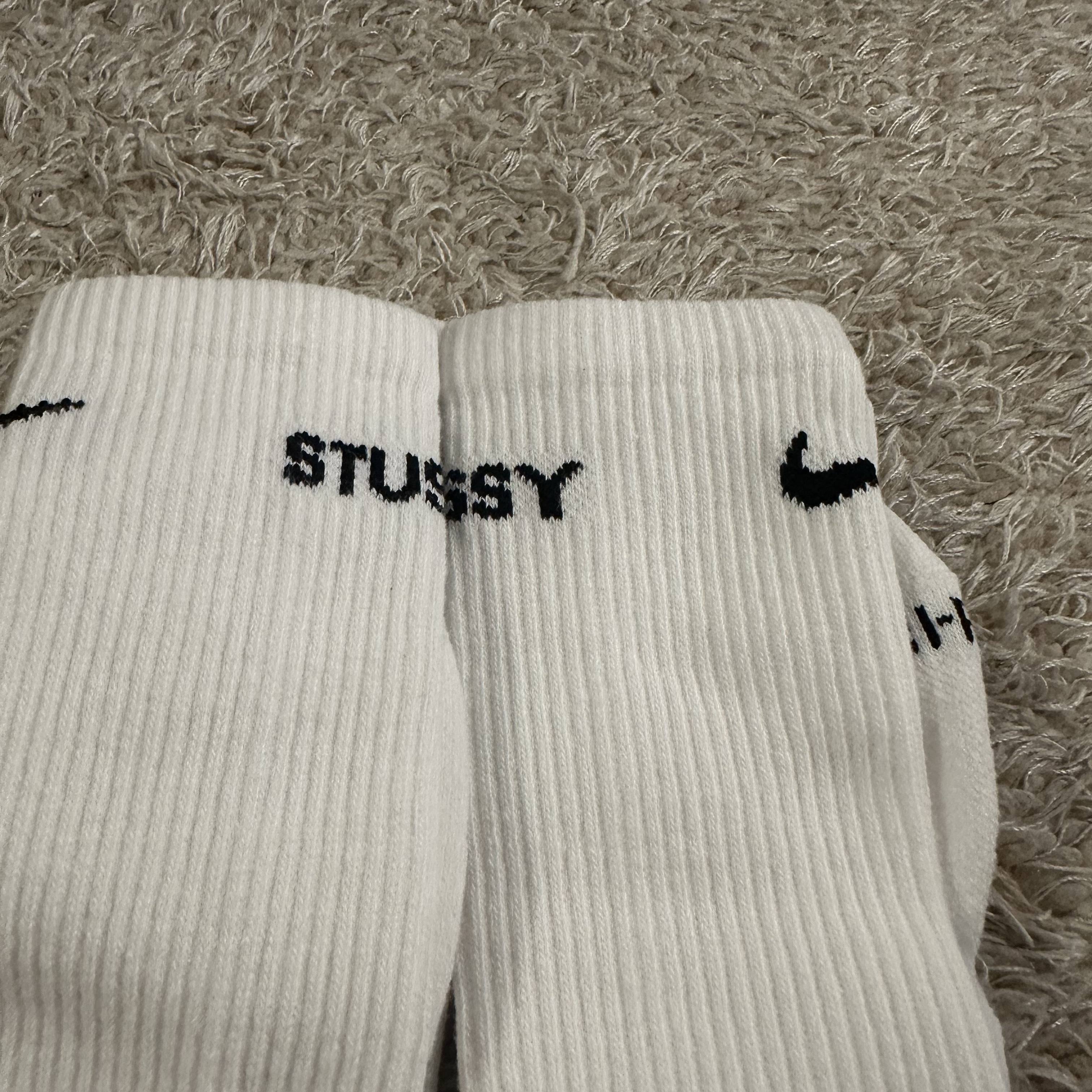 Nike x Stussy NRG Crew Socks White Black 착용 스타일