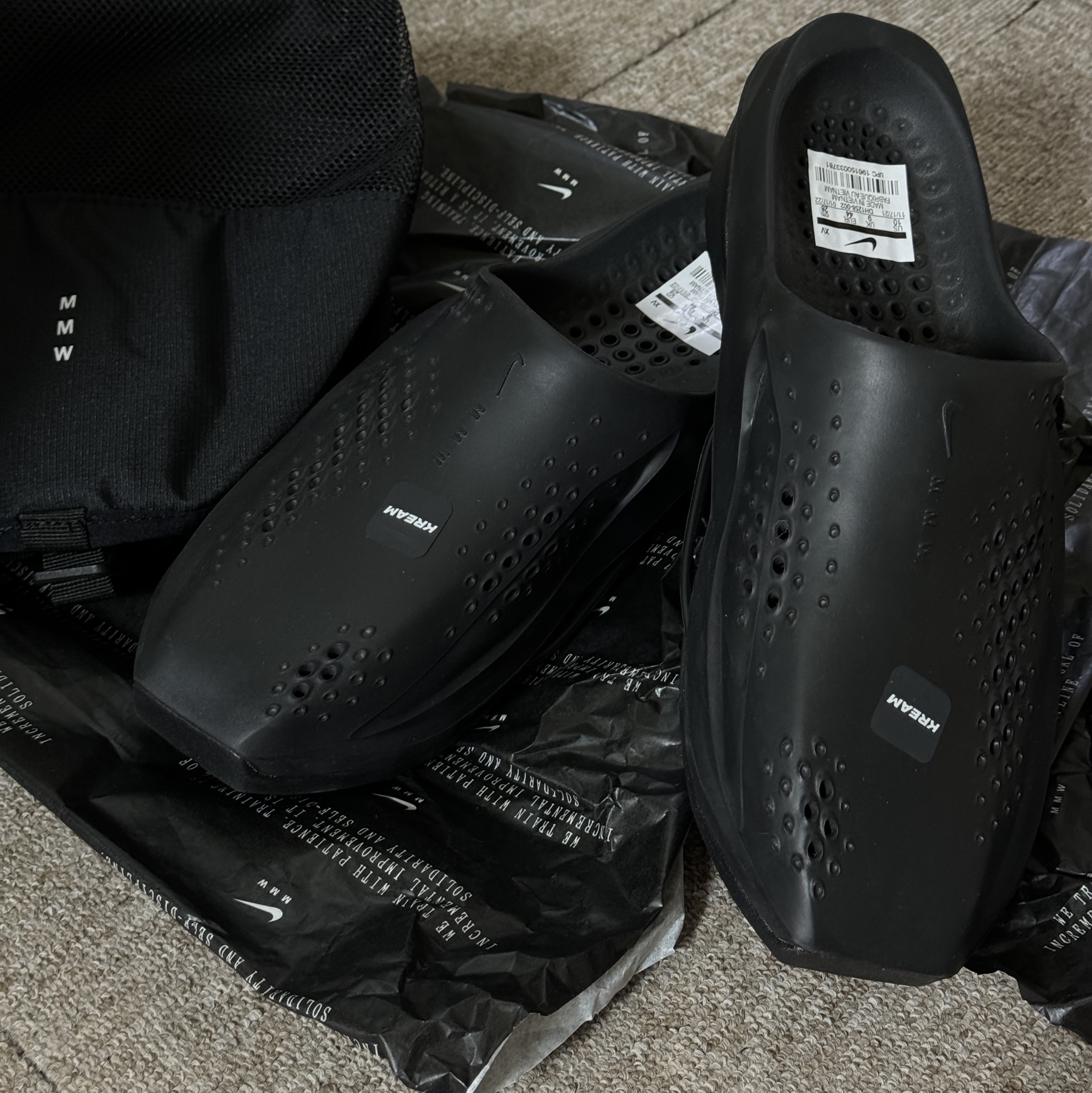 Nike x Matthew M Williams 005 Slide Black 착용 스타일