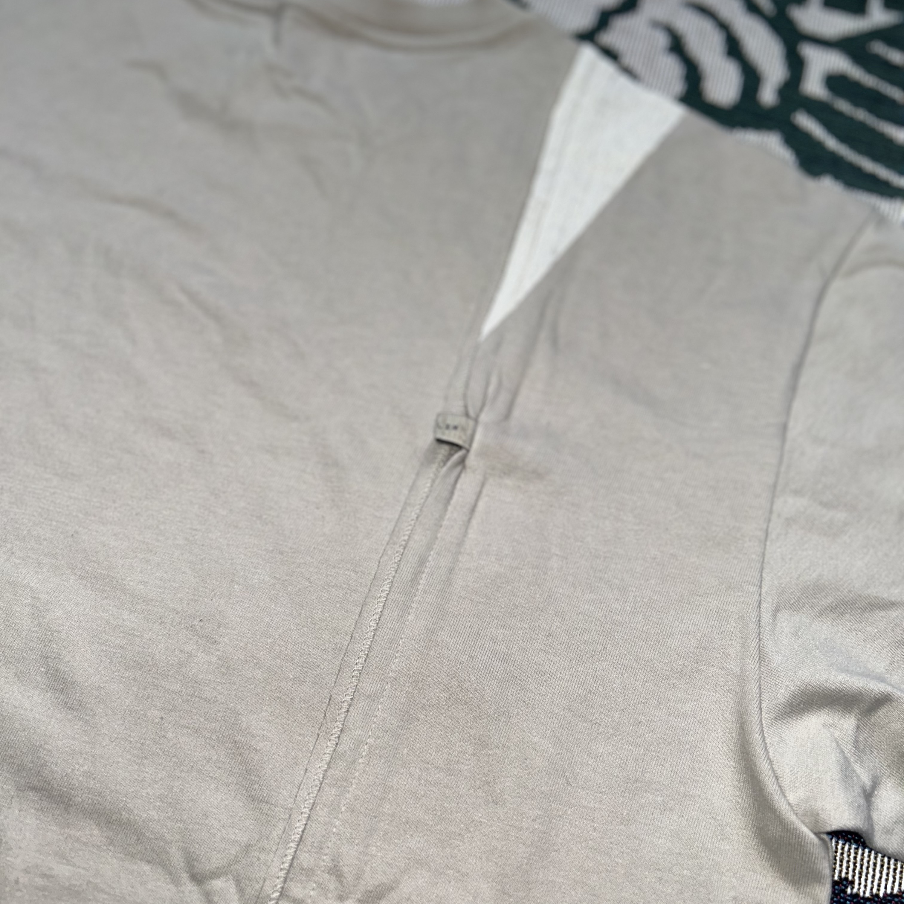 Xlim Ep.4 01 T-Shirt Beige 착용 스타일 - 5