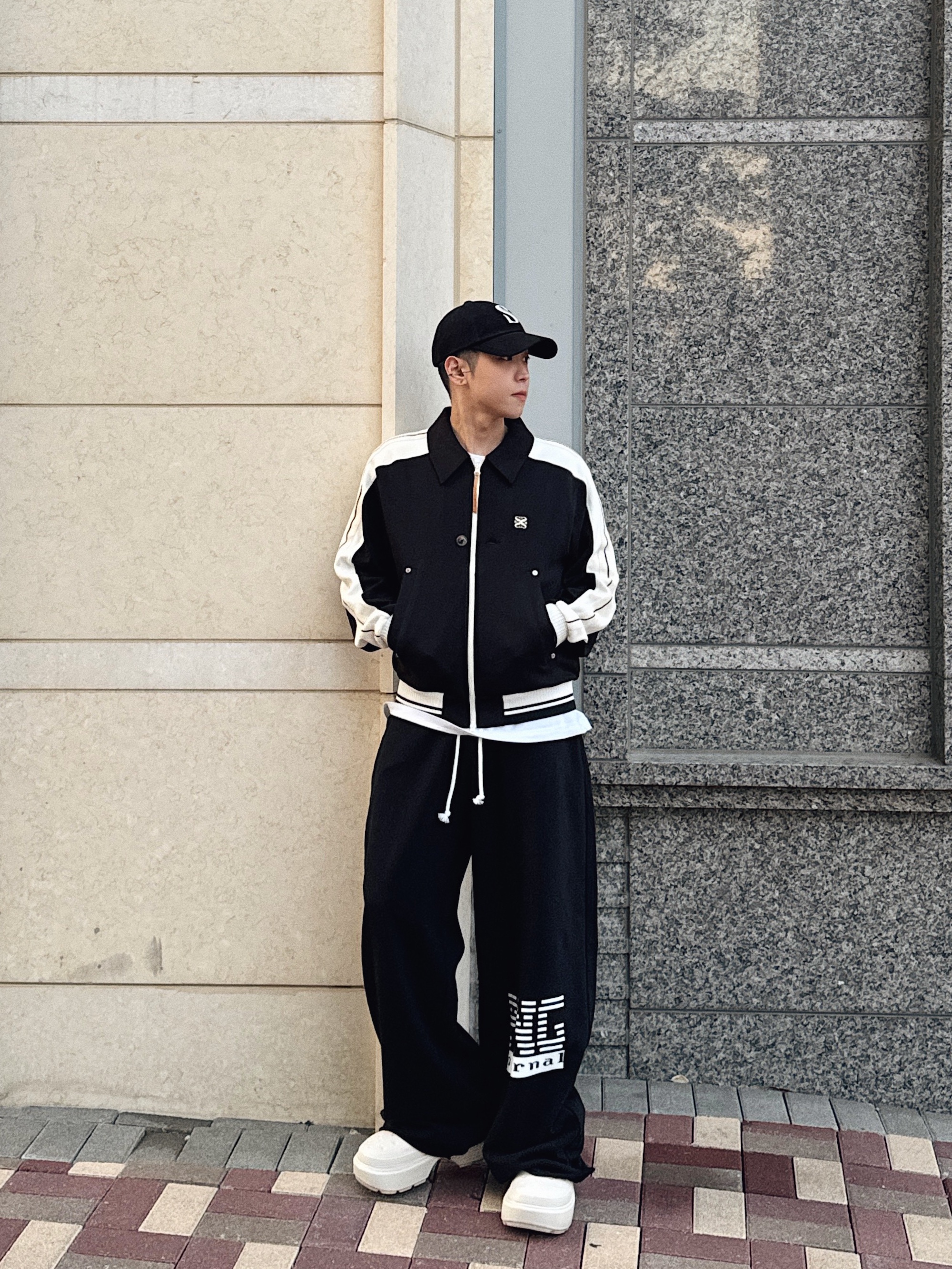 Satur Vintage Casual Lettering Ball Cap Vintage Gray, Crocs Stomp Puff Boot Stucco 착용 스타일 - 1