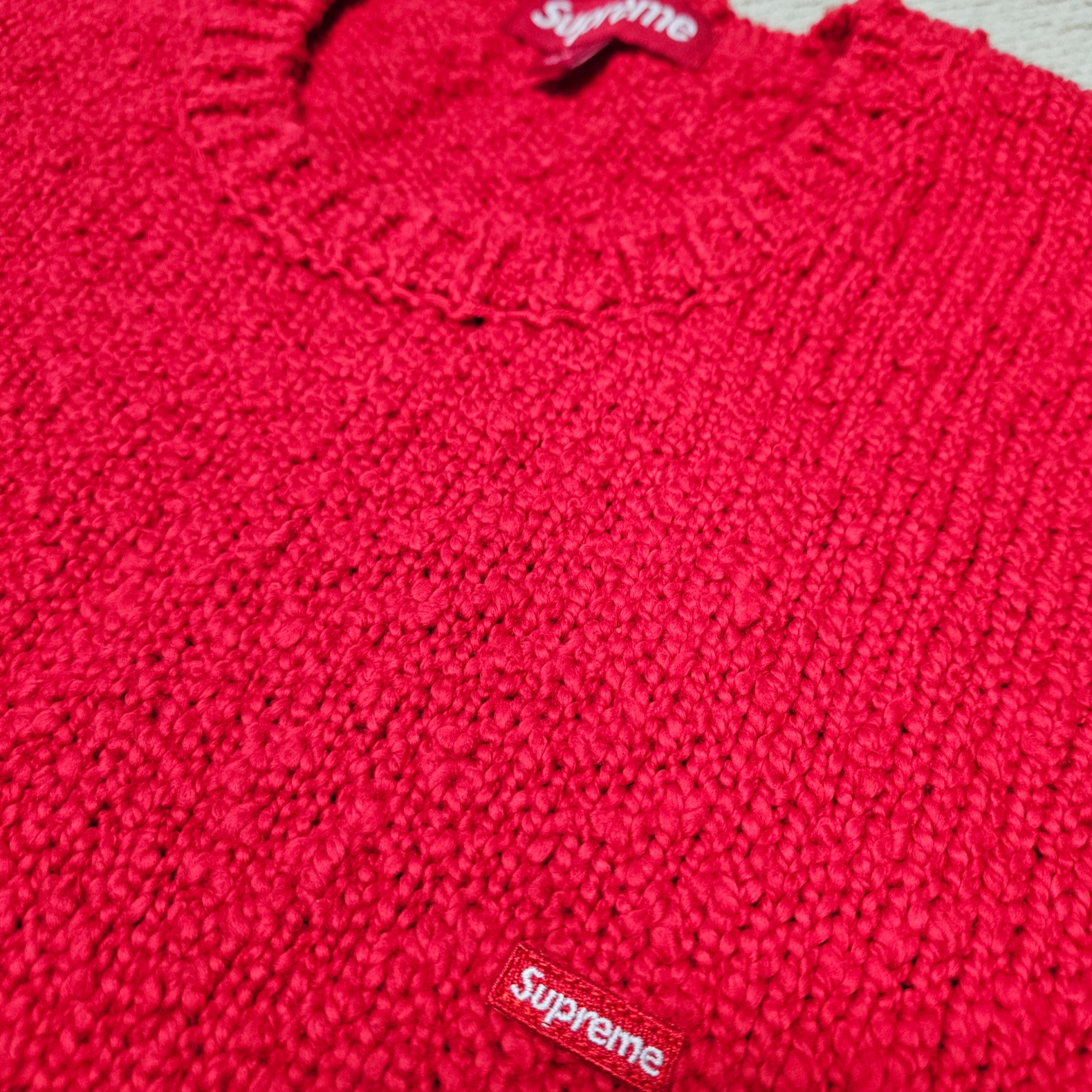 Supreme Boucle Small Box Sweater Red - 24SS 착용 스타일 - 2
