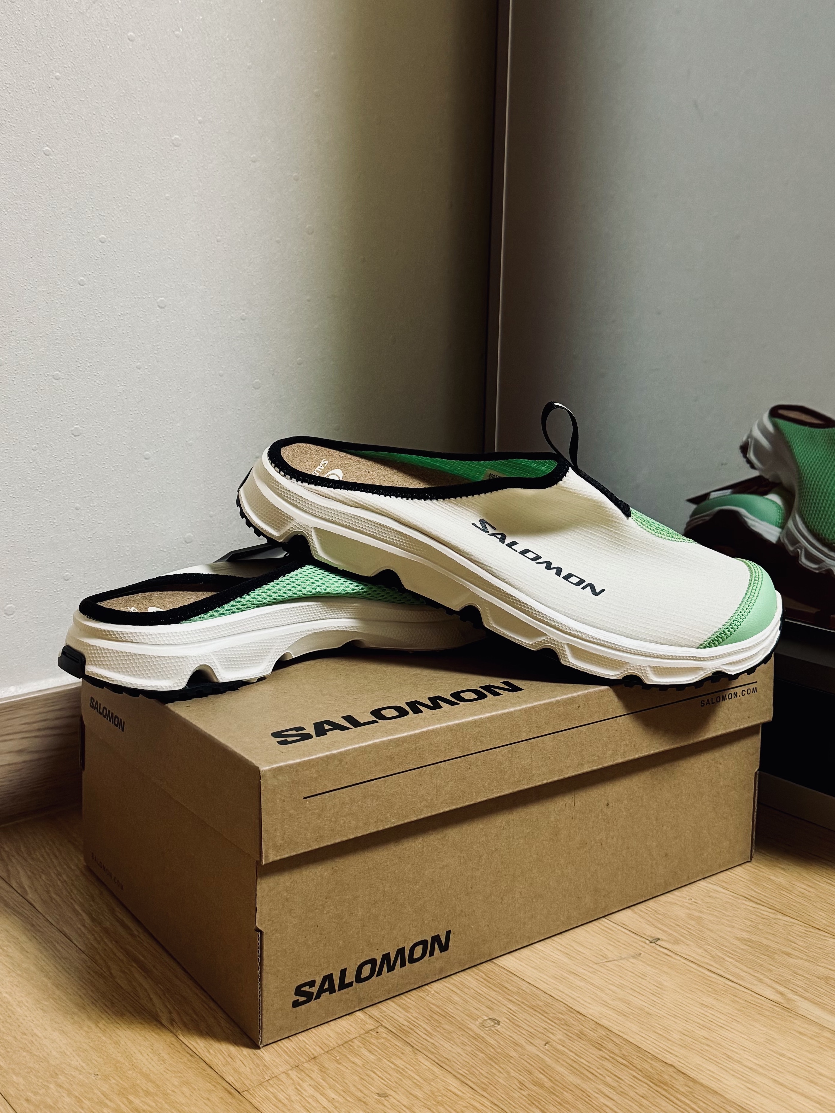 Salomon XT-6 Quiet Shade Deep Green 착용 스타일