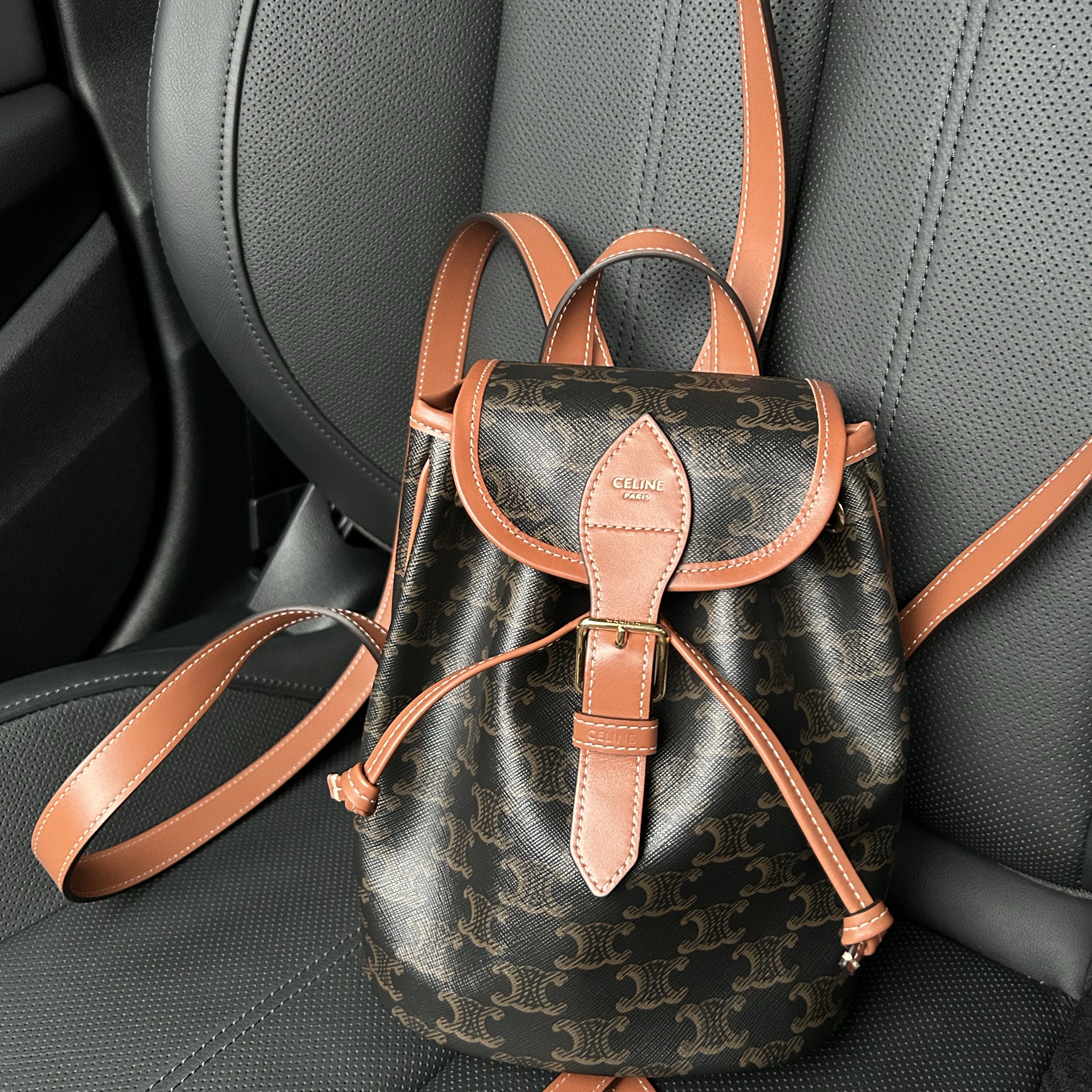 Celine Mini Backpack Folco in Triomphe Canvas and Calfskin Tan 착용 스타일
