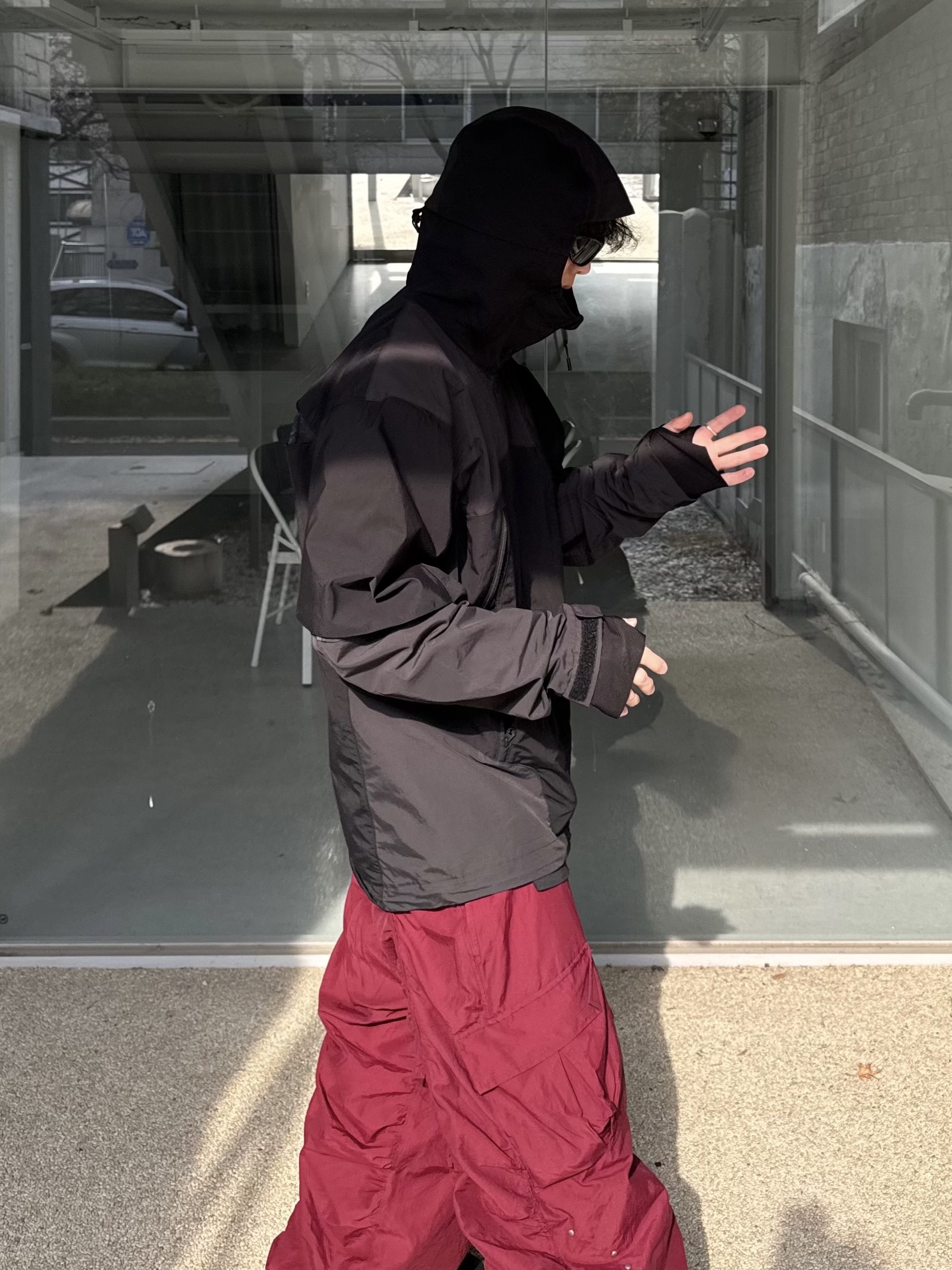 Nos Couleurs Pupa Shirring Cargo Pants Burgundy, Nike Air Kukini Triple Black 착용 스타일 - 4