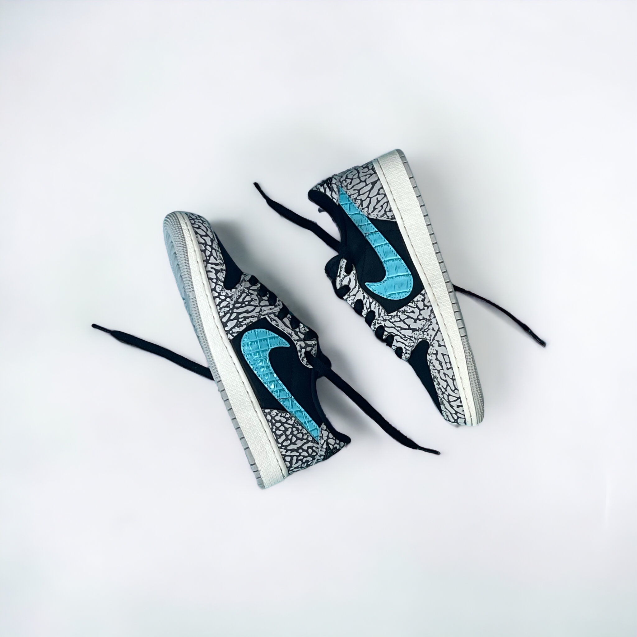Jordan 1 Retro Low OG Black Cement 착용 스타일 - 2