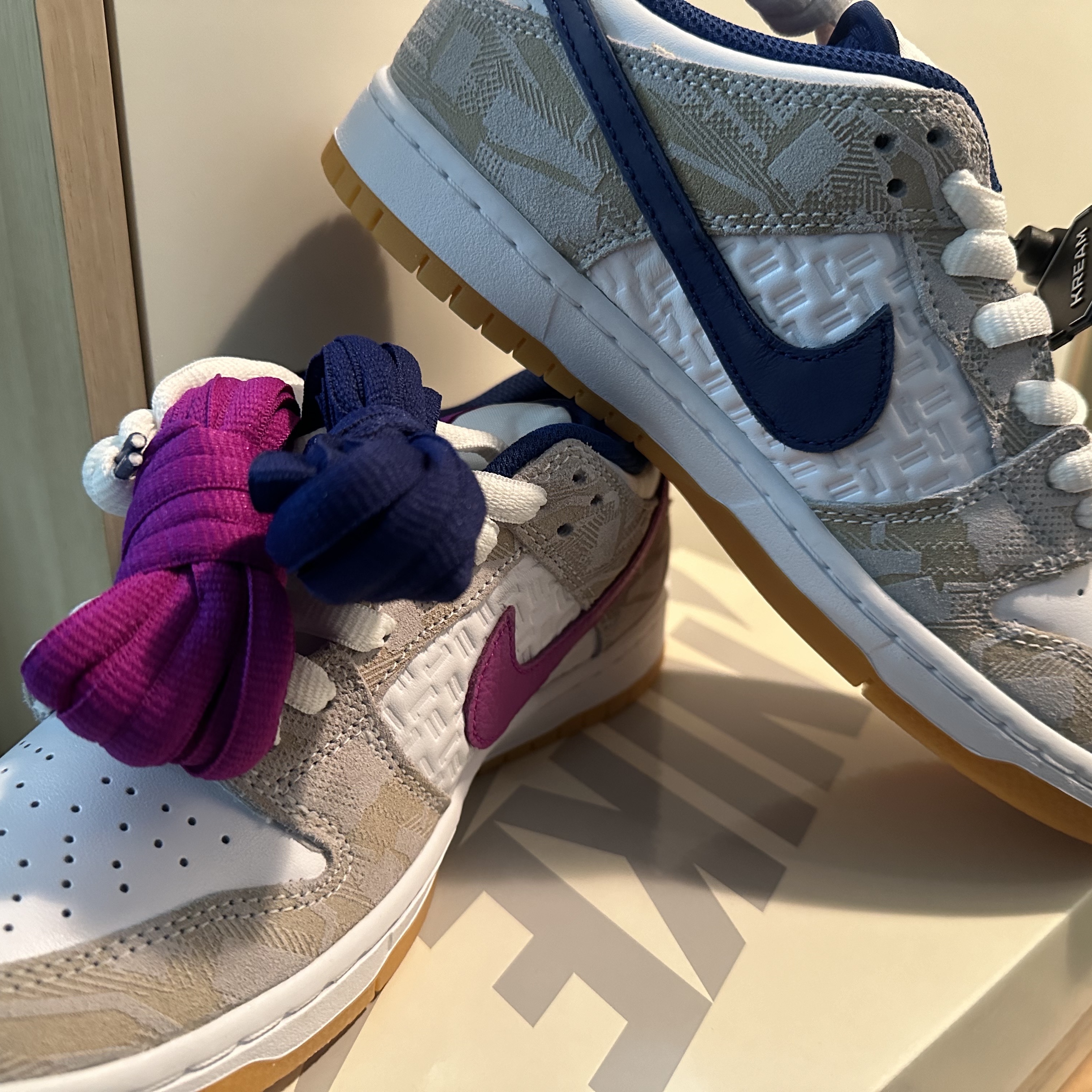 Nike x Rayssa Leal SB Dunk Low PRM Pure Platinum Vivid Purple 착용 스타일 - 1