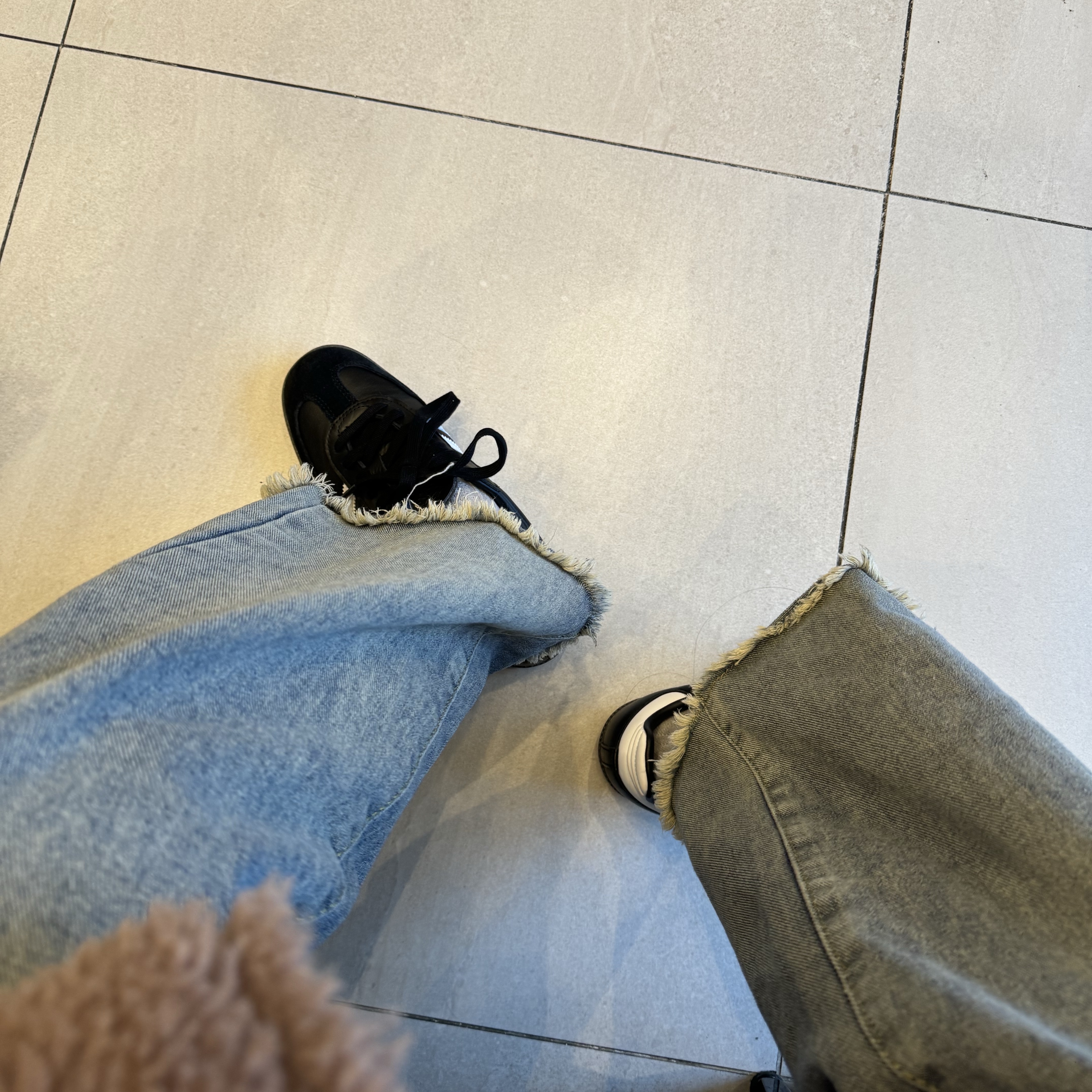 Adidas Samba OG Black White Gum 착용 스타일