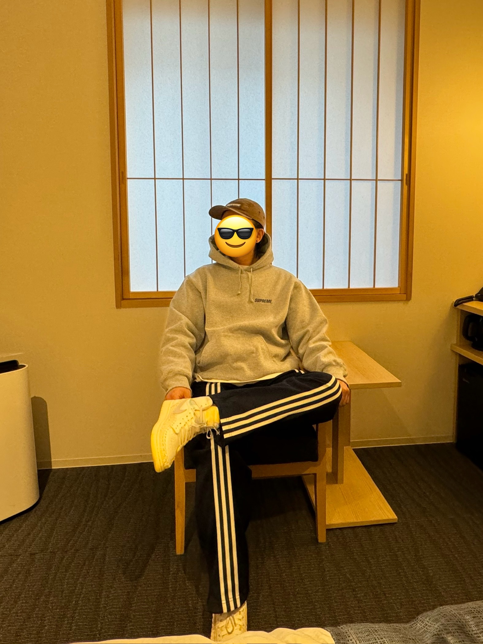 Supreme Crown Hooded Sweatshirt Heather Grey - 23FW, Apple iPhone 15 Pro Max 512GB Natural Titanium (Korean Ver.) 착용 스타일 - 1