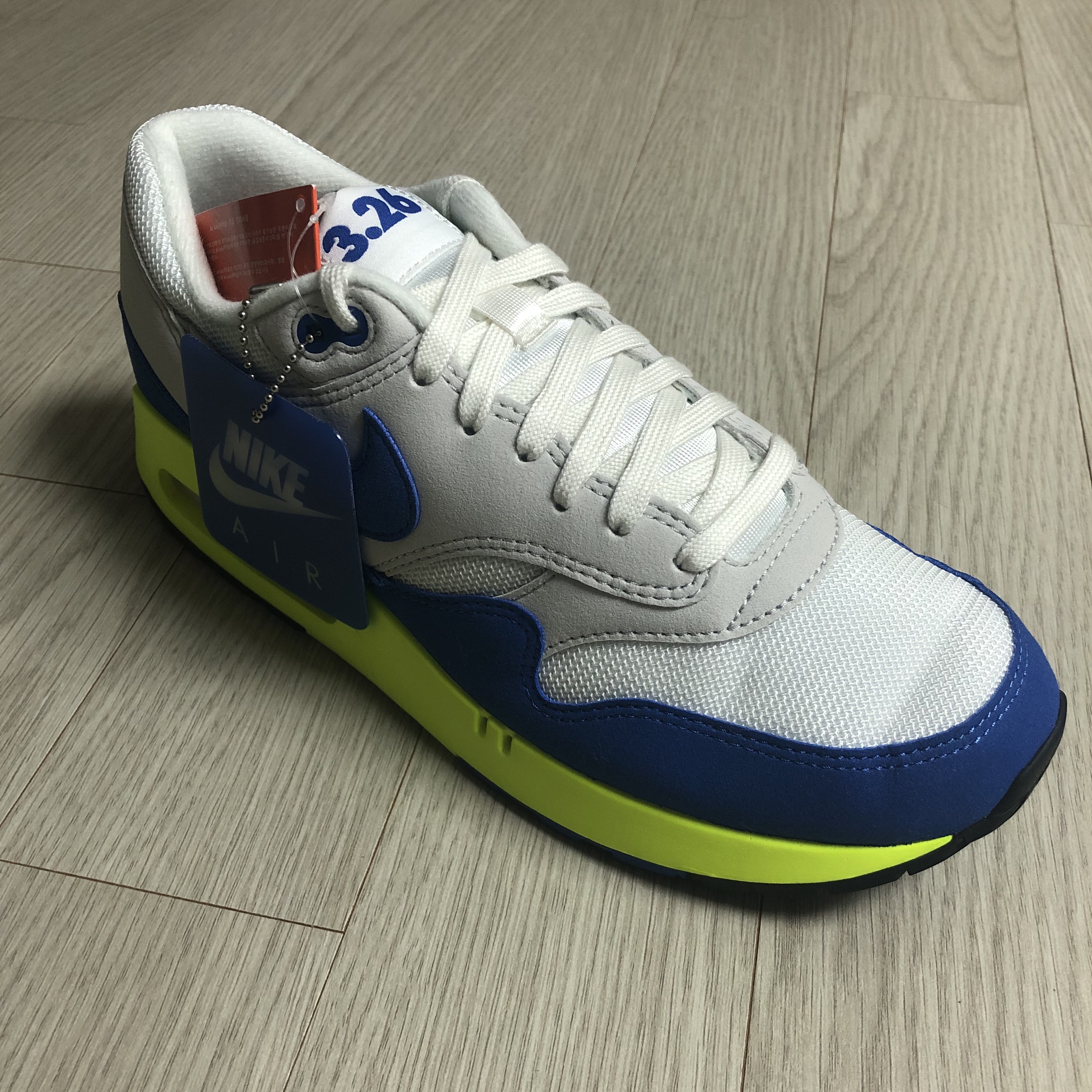 Nike Air Max 1 '86 OG Royal Volt 착용 스타일 - 2