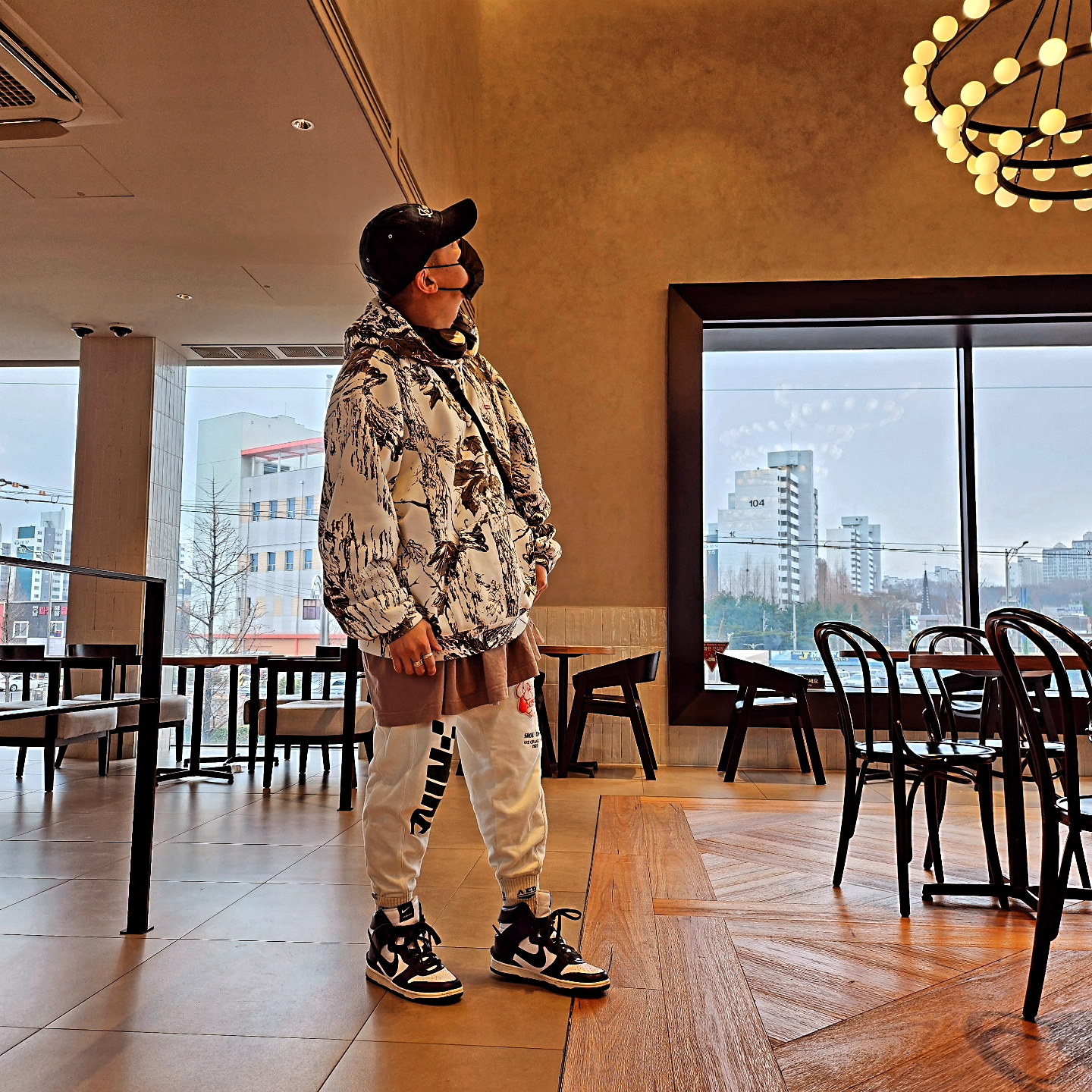 Yeezy Gap Engineered By Balenciaga Dove 3/4 Sleeve T-Shirt Beige, Supreme Small Box Hooded Sweatshirt Snow Camo - 24SS 착용 스타일 - 2