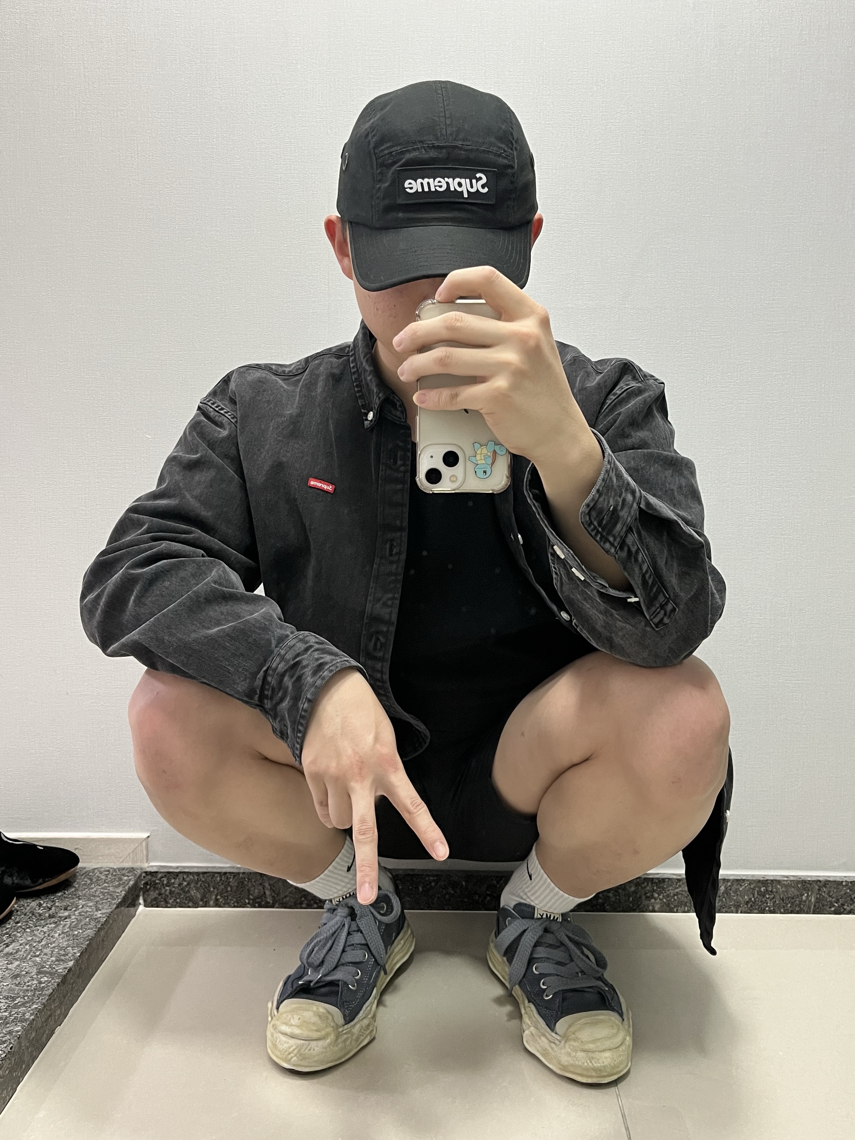Supreme Small Box Shirt Washed Black - 24SS, Supreme Washed Chino Twill Camp Cap Black 착용 스타일
