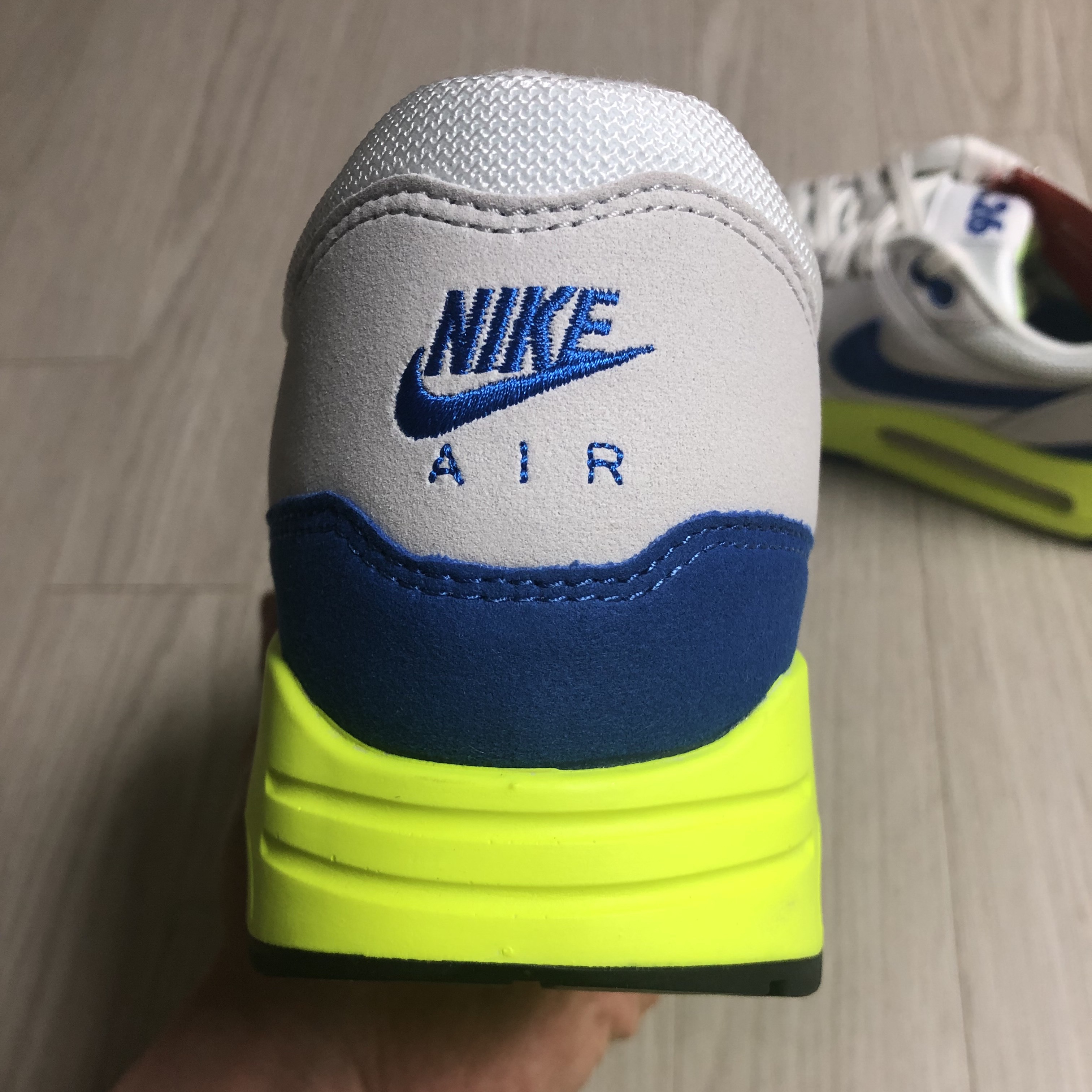 Nike Air Max 1 '86 OG Royal Volt 착용 스타일 - 4