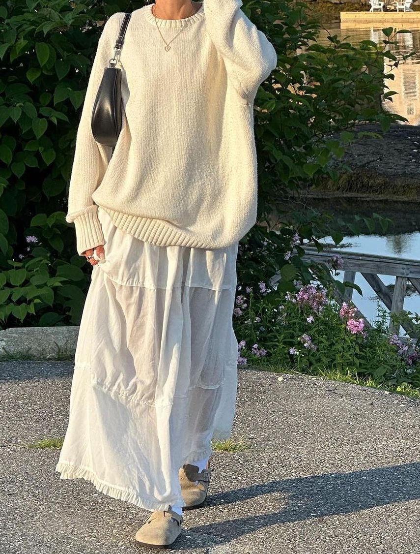 [KREAM 단독] Maison Cleo Women White Cotton English Embroidered Flared Mid-Length Skirt White, Saenginstudios Corset Shirring Ruffle Skirt White 착용 스타일 - 2