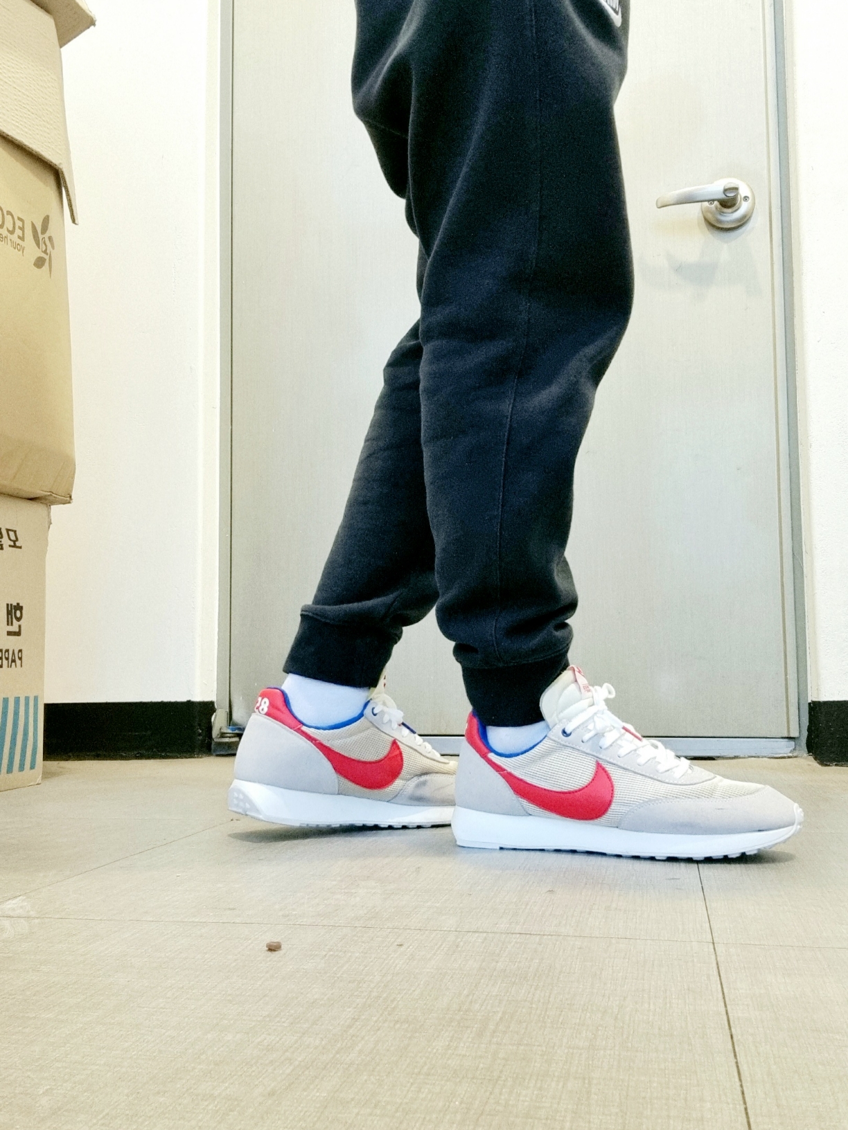Nike x Stranger Things Tailwind 79 Independence Day Pack 착용 스타일 - 1