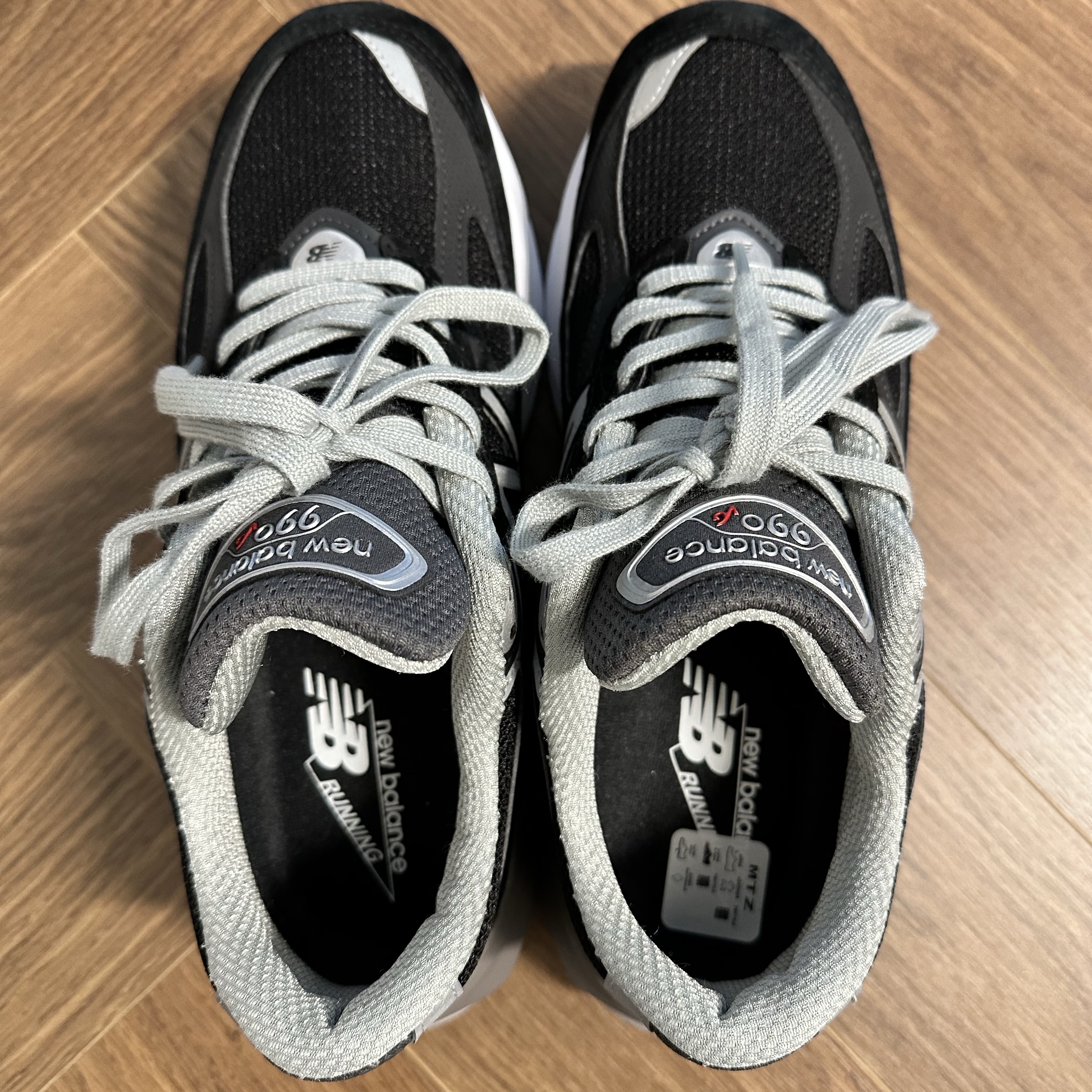 (W) New Balance 990v6 Made in USA Black White - B Standard 착용 스타일 - 2