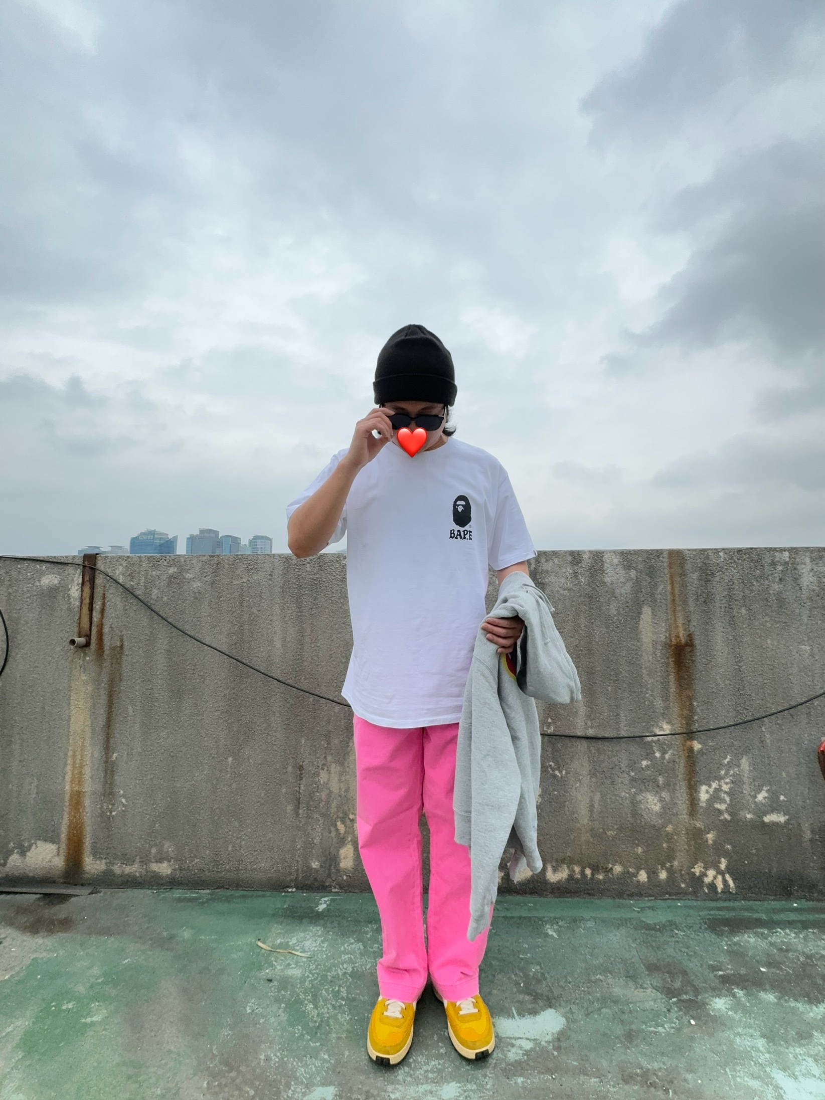 Apple iPhone 15 Pro Max 512GB Natural Titanium (Korean Ver.), Supreme Chino Pant Pink - 24SS 착용 스타일 - 1