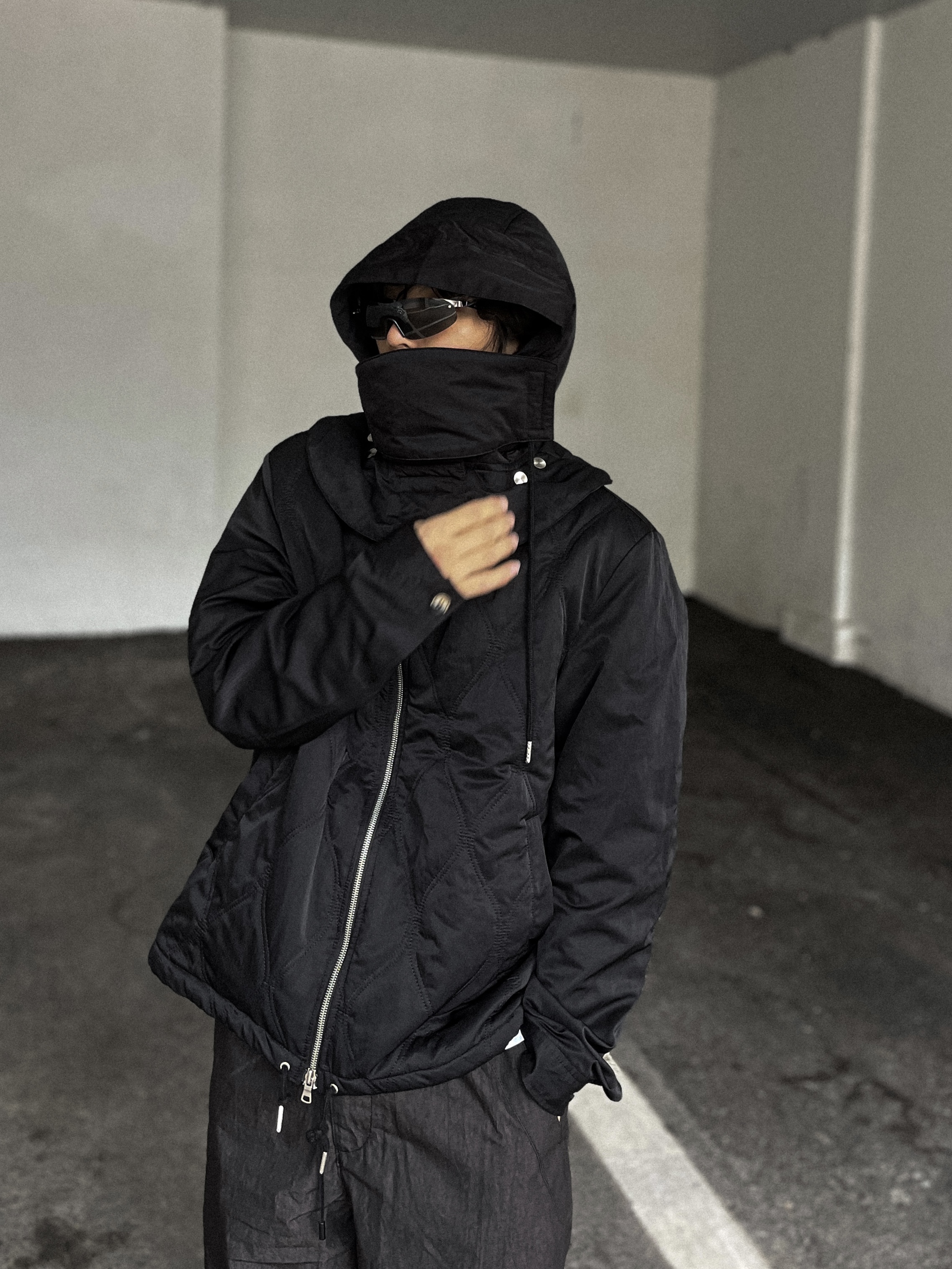 Oakley Factory Team x Brain Dead Chop Saw Black 착용 스타일 - 3
