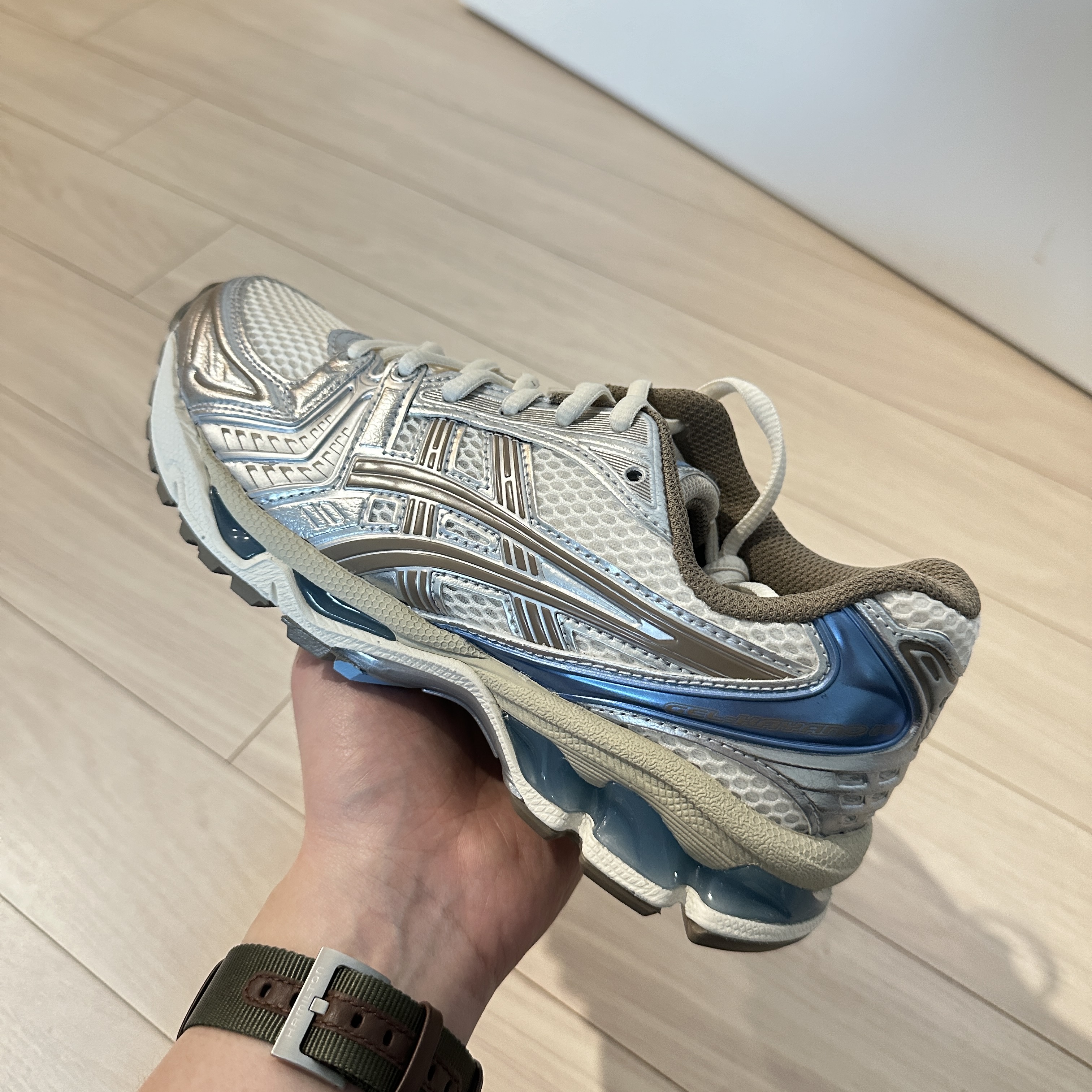 (W) Asics Gel-Kayano 14 Cream Pepper 착용 스타일