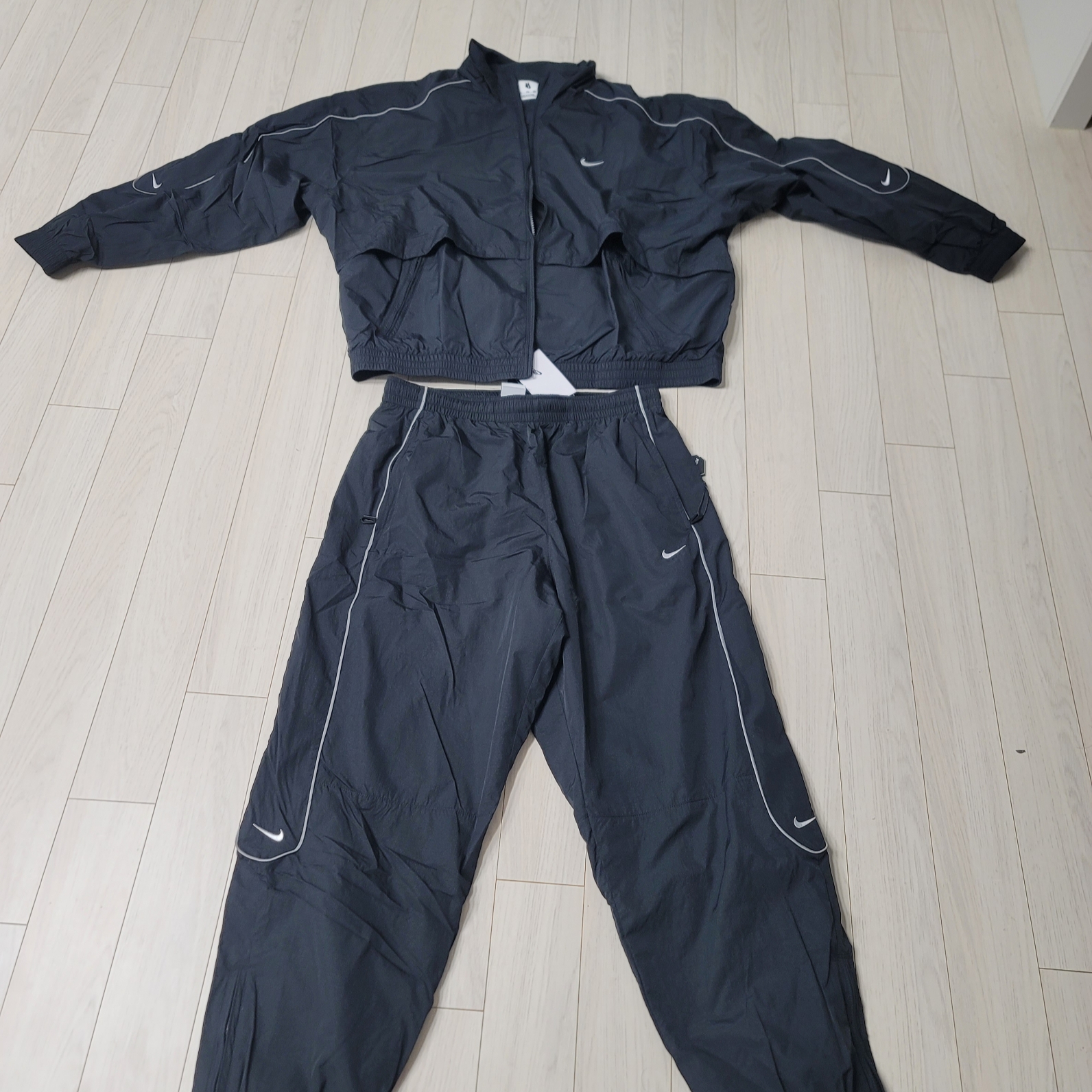 Nike Solo Swoosh Track Pants Black - Asia, Nike NSW Solo Swoosh Woven Track Jacket Black - Asia 착용 스타일