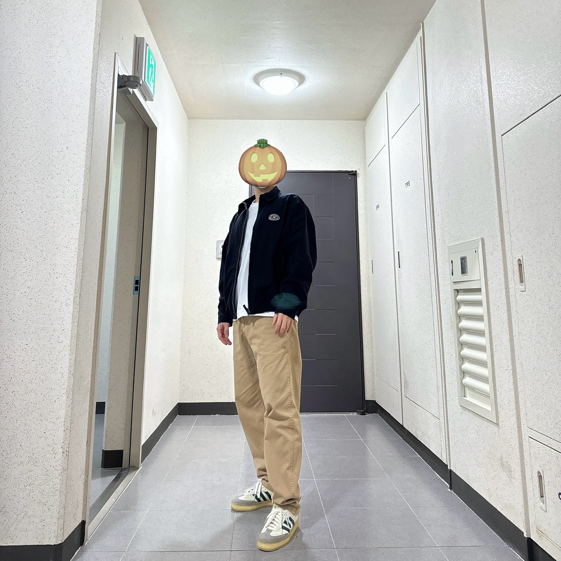Adidas x Clarks x Ronnie Fieg 8th Street Samba Chalk White Green 착용 스타일