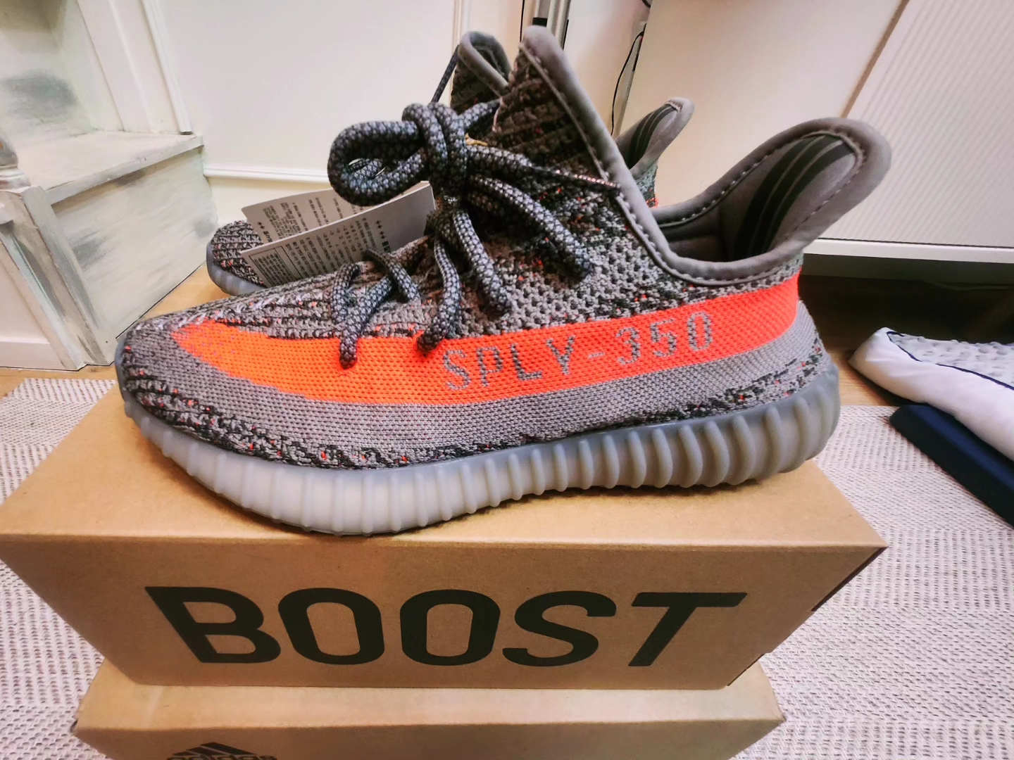 Adidas Yeezy Boost 350 V2 Beluga - Reflective 착용 스타일 - 4