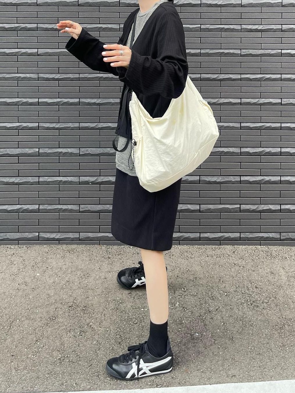 Onitsuka Tiger Mexico 66 Black White 착용 스타일 - 5