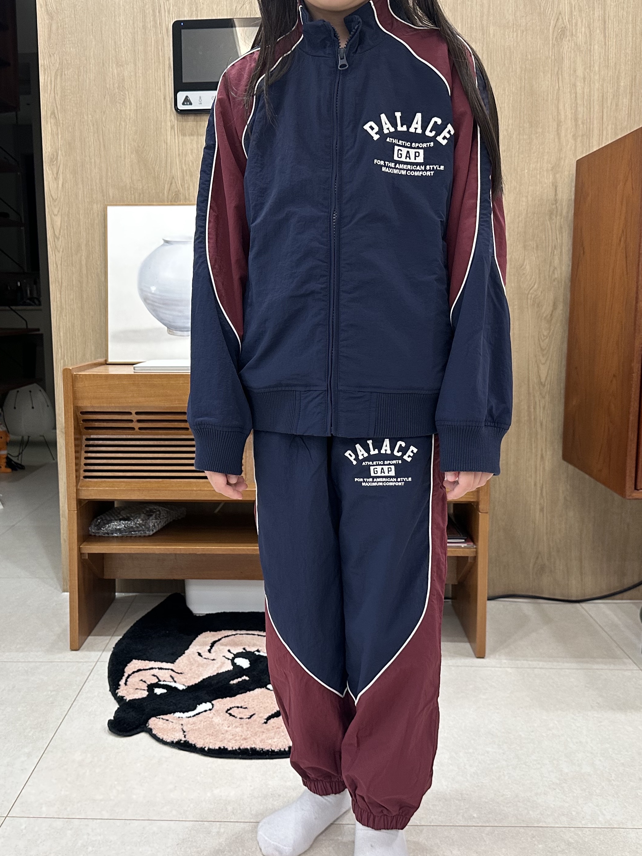 (Kids) Palace x Gap Nylon Track Top Navy Red - 24SS, Palace x Gap Nylon Track Top Navy Red - 24SS 착용 스타일 - 3