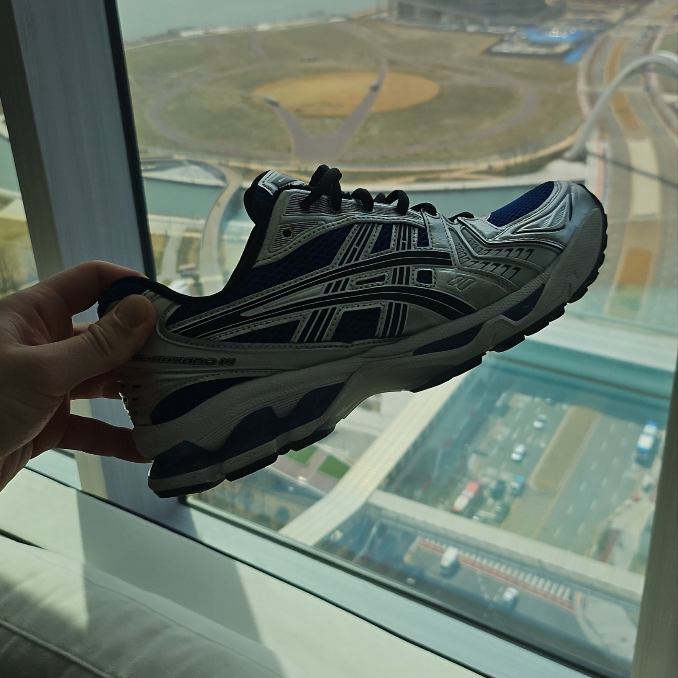 Asics Gel-Kayano 14 Monaco Blue Black, Marshall Woburn III Bluetooth Cream (Korean Ver.) 착용 스타일 - 2