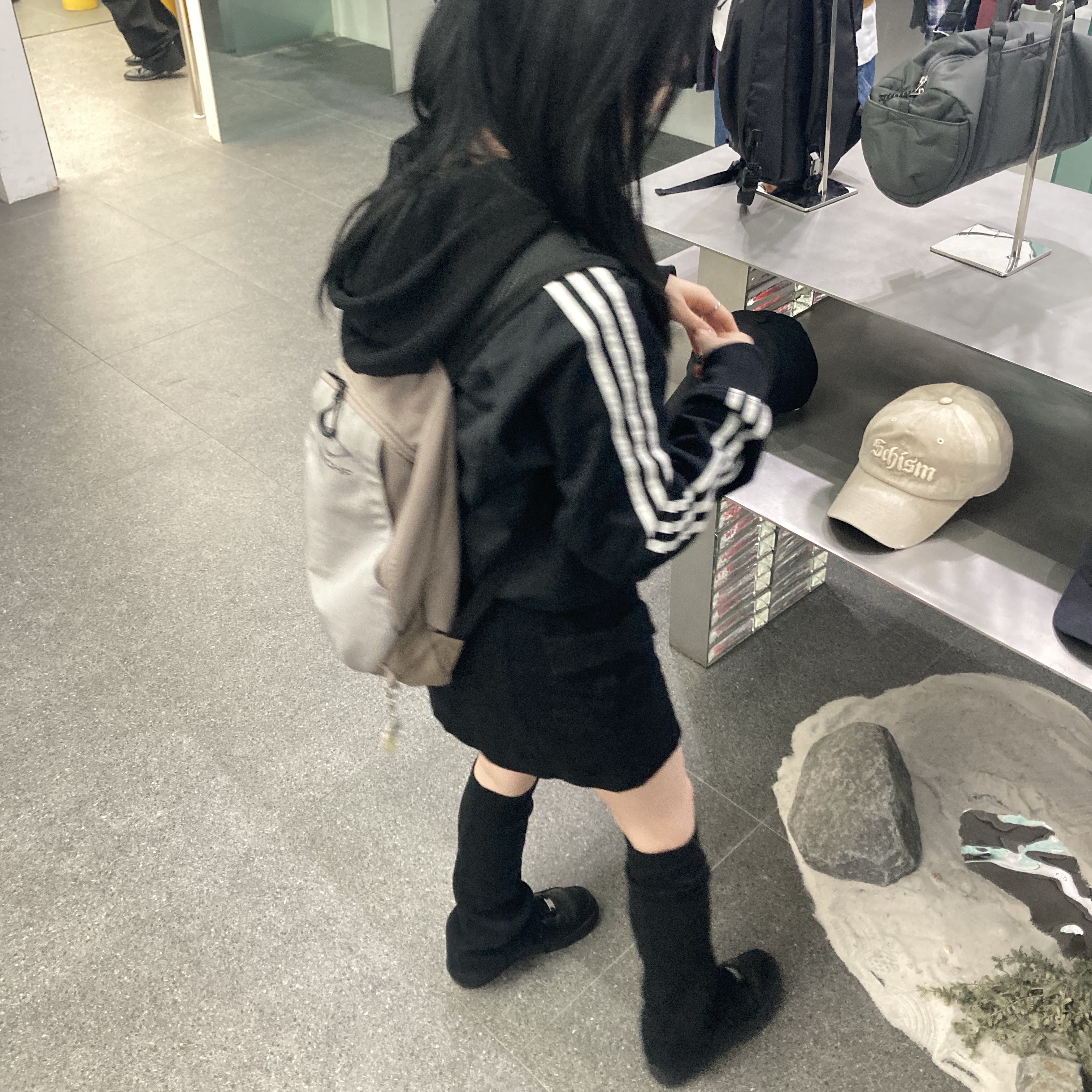 Mischief Rhombus Backpack Pink Grey, (W) Nike Air Force 1 '07 Low Triple Black 착용 스타일 - 3