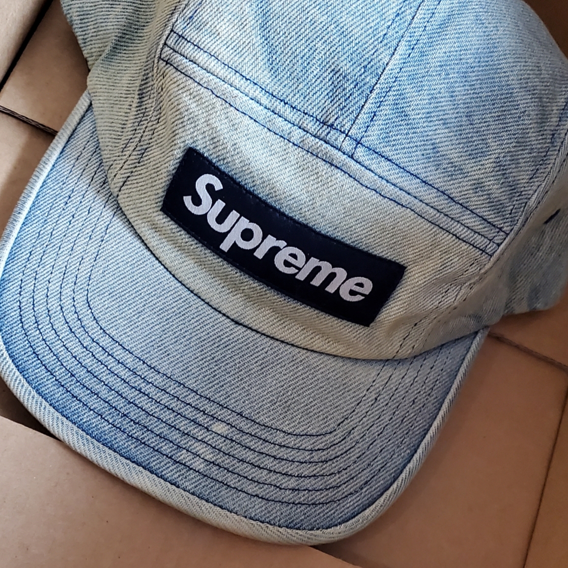Supreme Washed Chino Twill Camp Cap Dirty Indigo - 24SS 착용 스타일 - 1