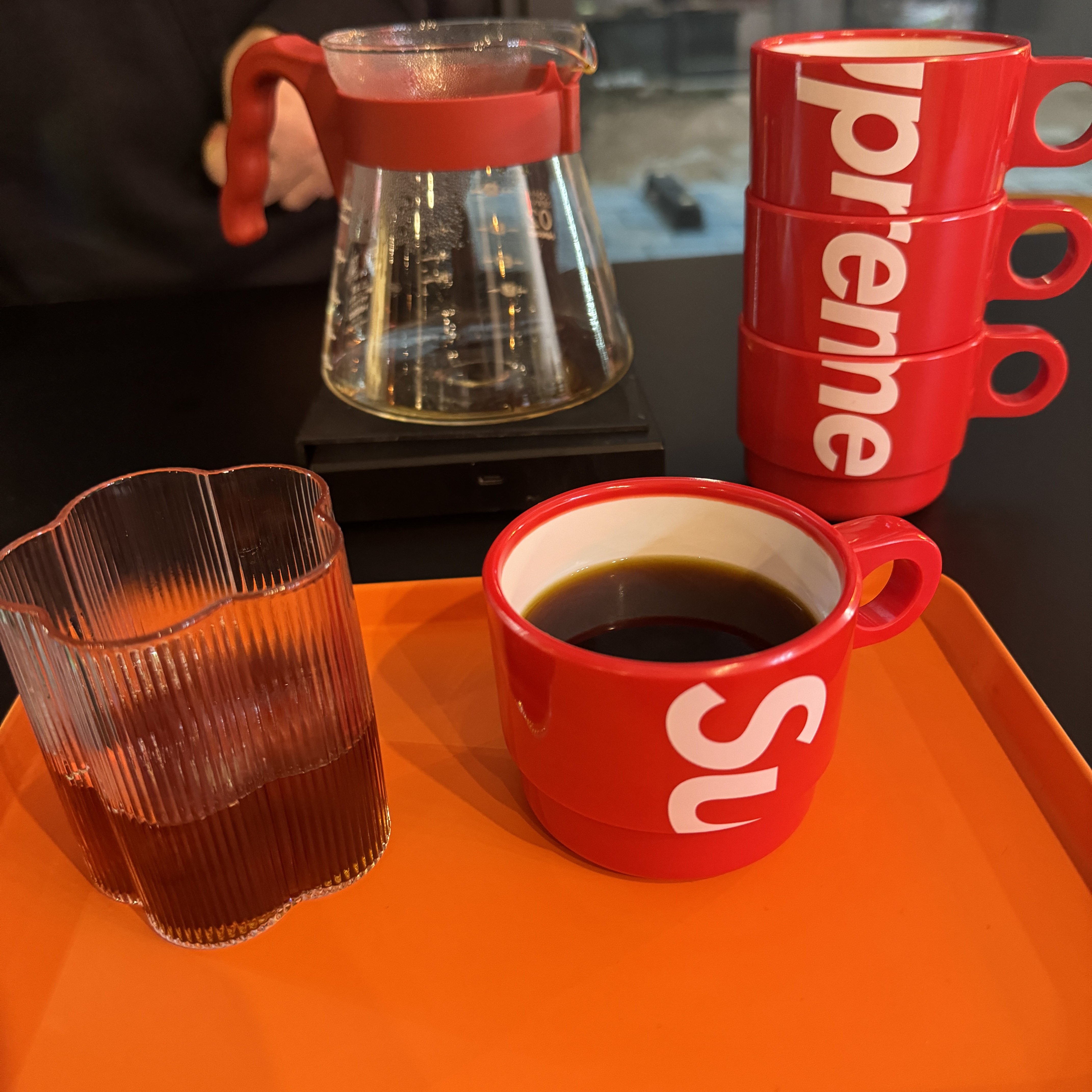 Supreme Stacking Cups Red (Set of 4) 착용 스타일 - 2