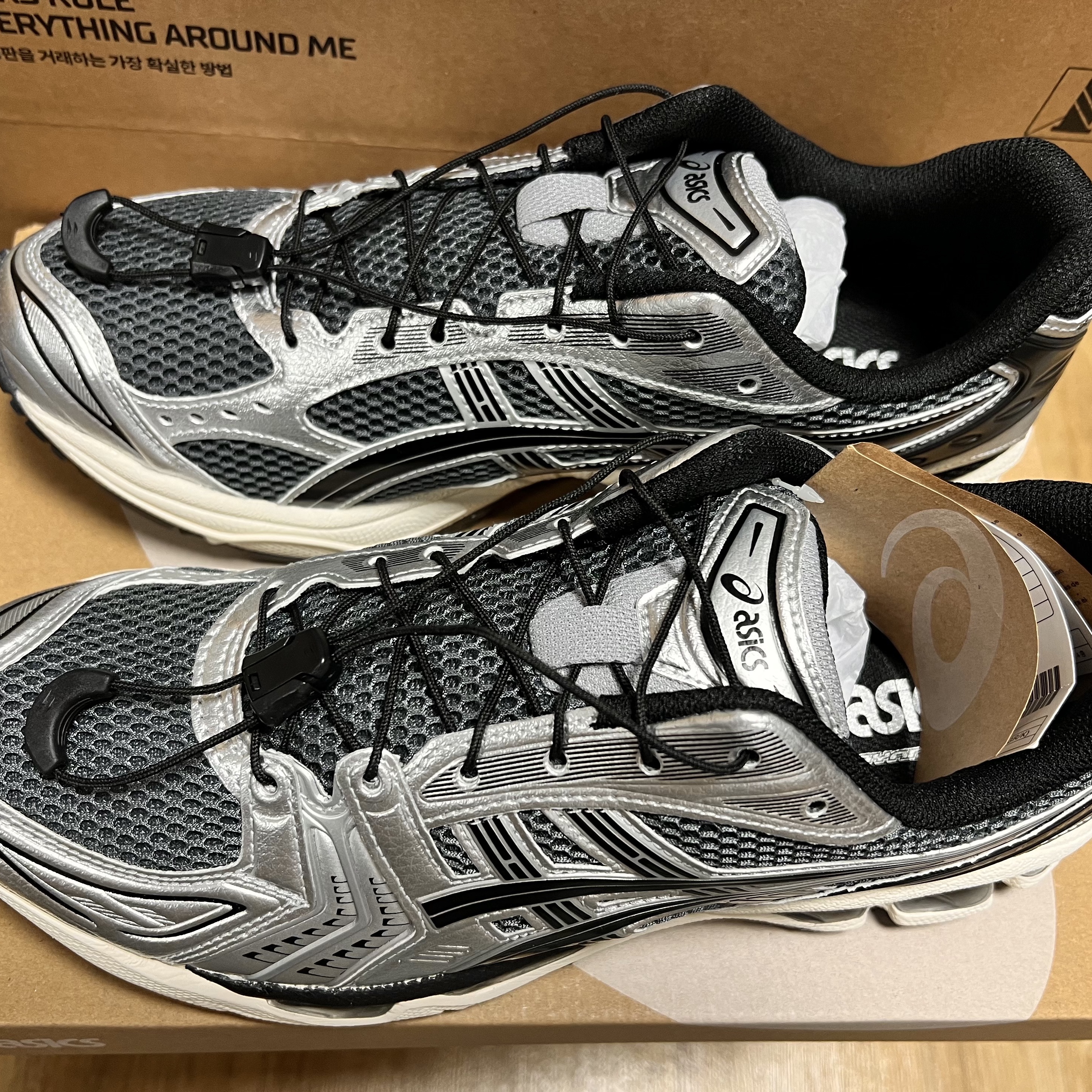 Asics Unlimited Gel-Kayano 14 Carrier Grey Black 착용 스타일 - 1