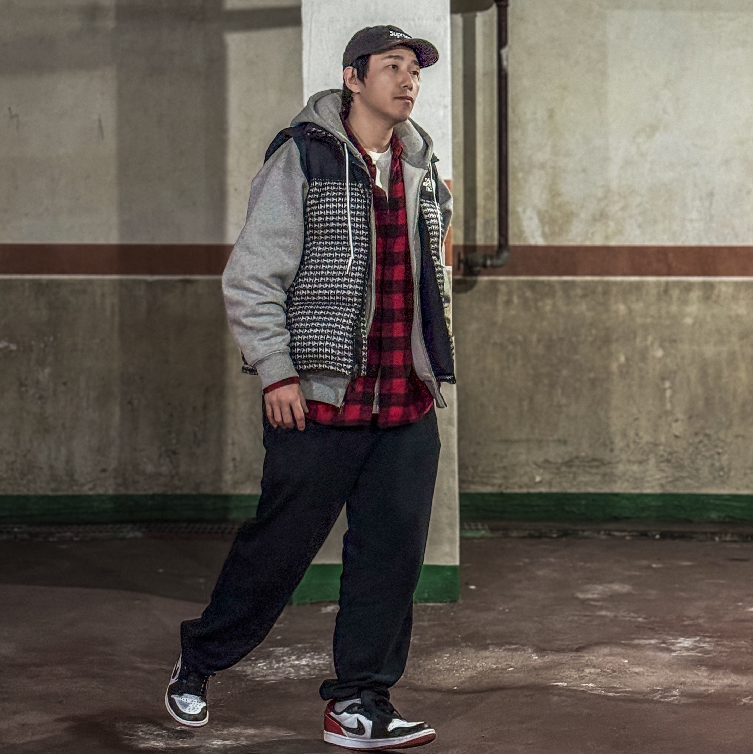 Nike NRG Solo Swoosh Full Zip Hoodie Dark Grey Heather - Asia, Supreme x The North Face Studded Nuptse Vest Black - 21SS 착용 스타일