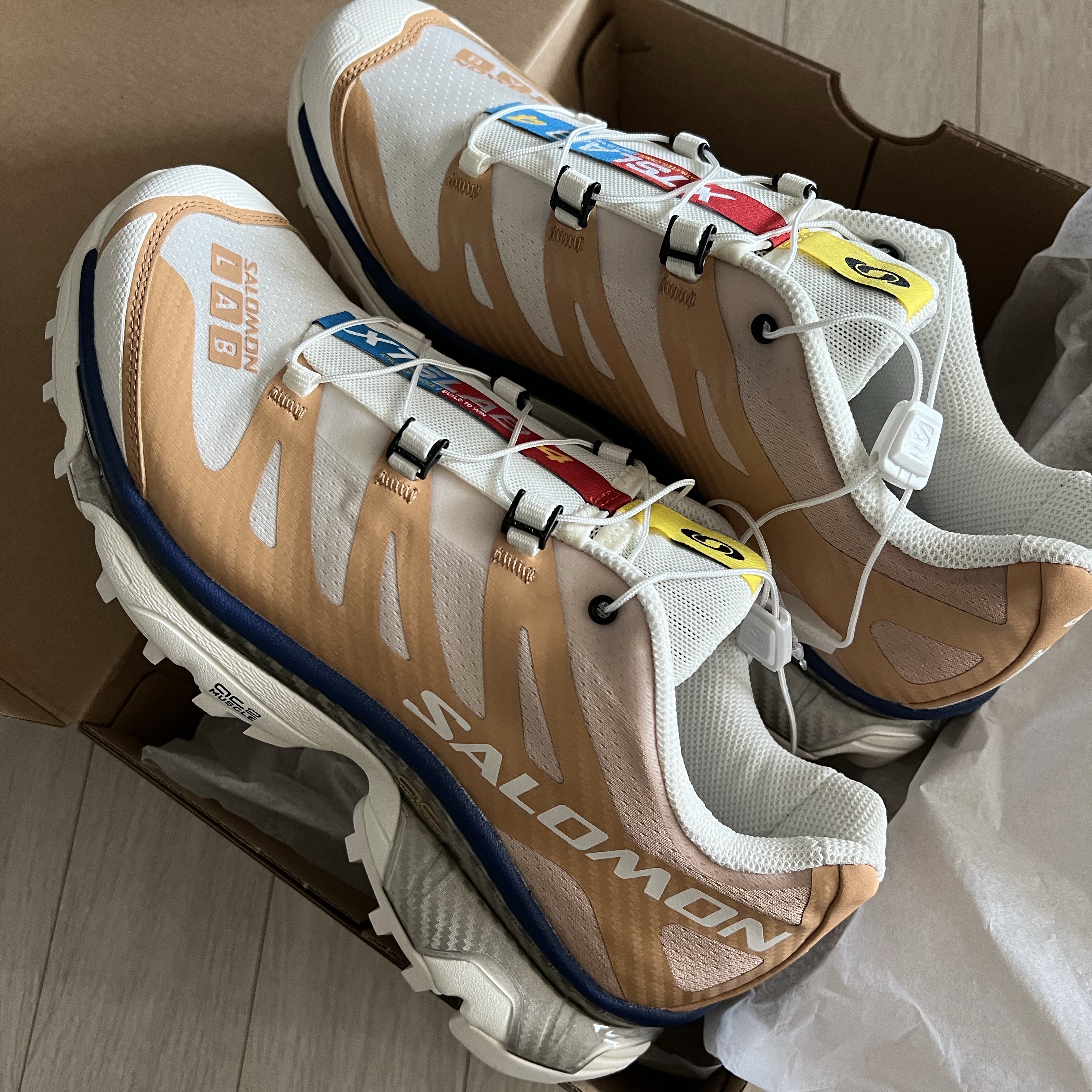 Salomon XT-4 OG Taffy Vanilla Ice Blue Print 착용 스타일