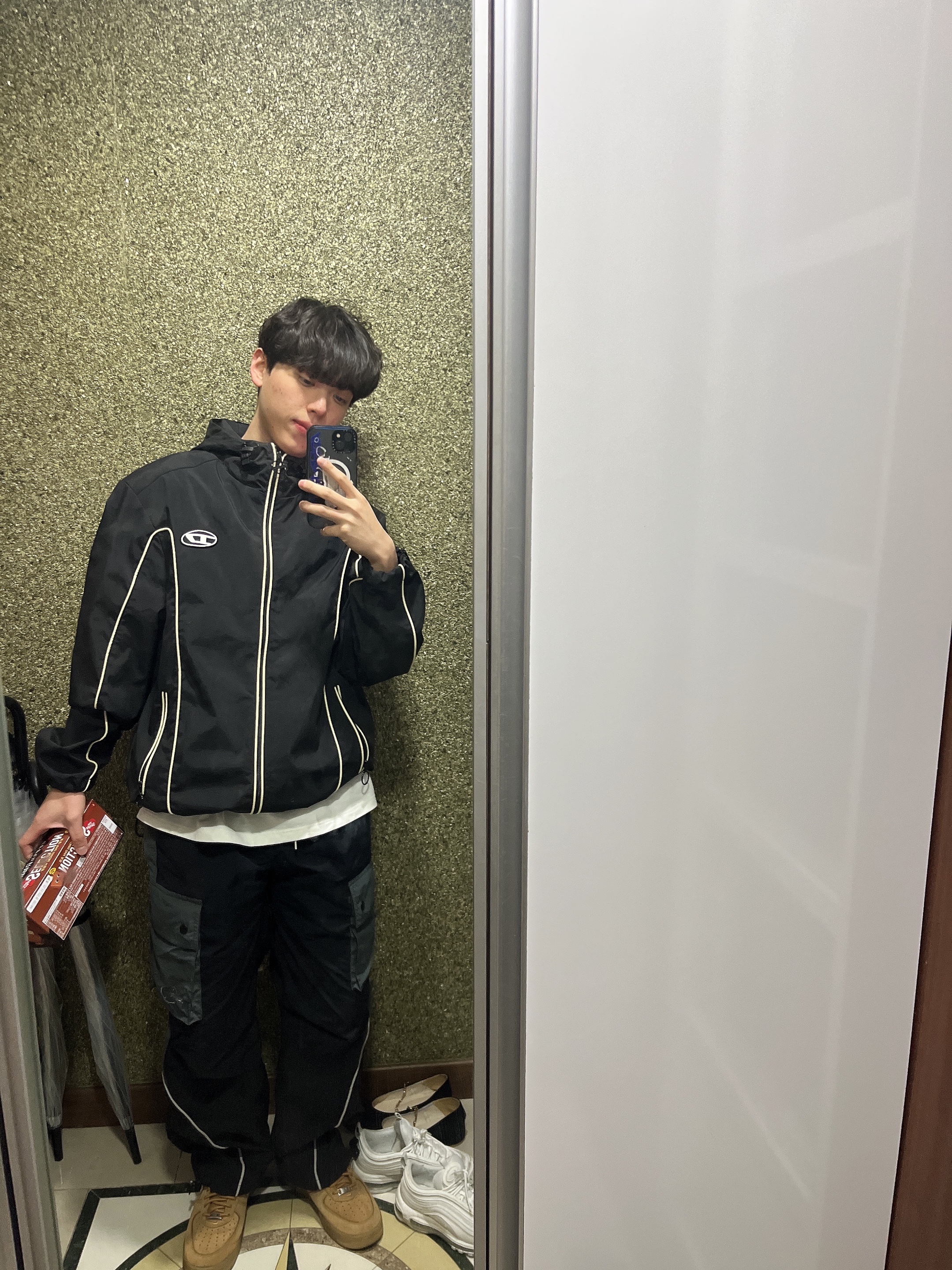 Diesel J-Hives Windbreaker with Contrast Piping Black, Nike x Supreme Air Force 1 Low Flax 착용 스타일