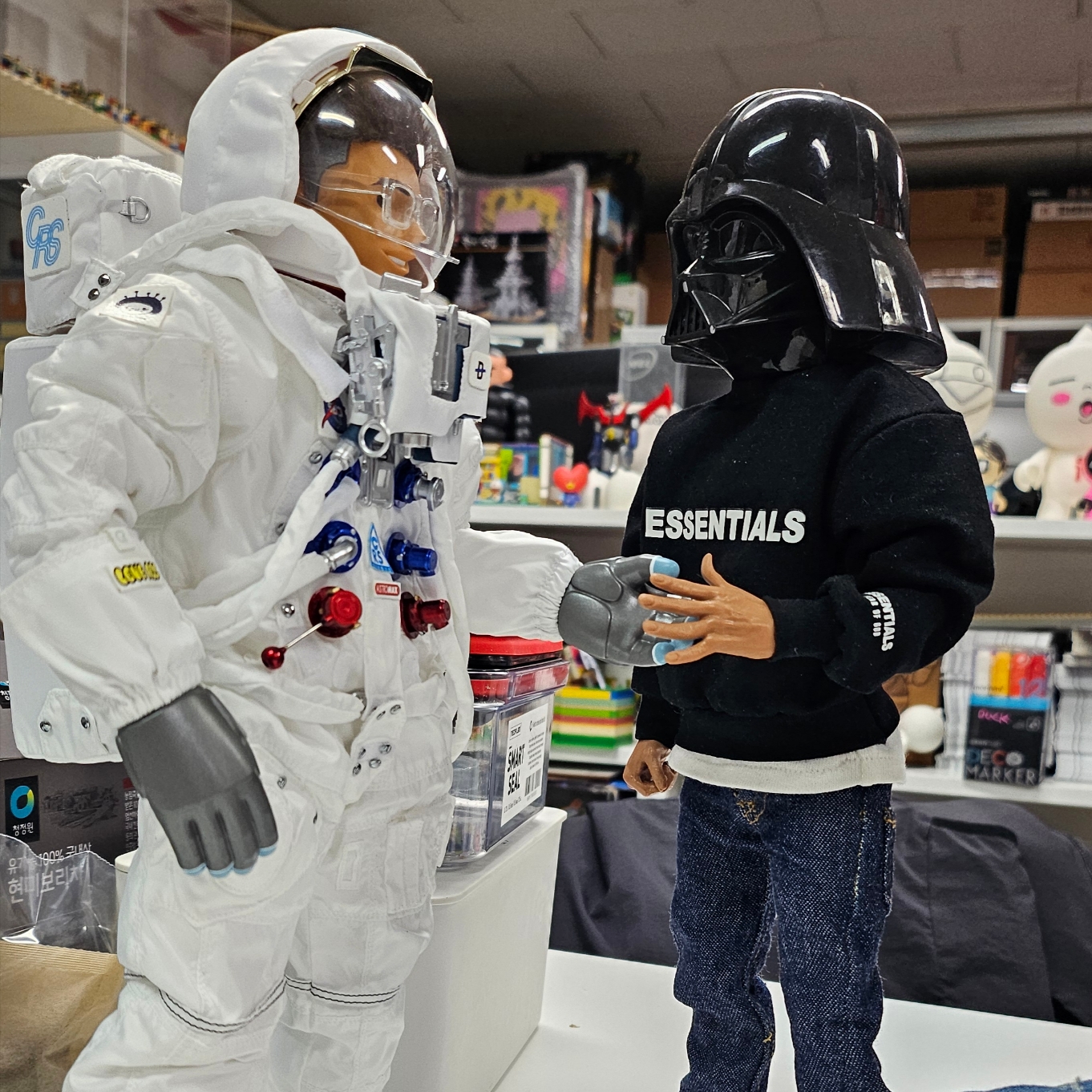 Coolrain x Blitzway Astromax White 착용 스타일 - 3