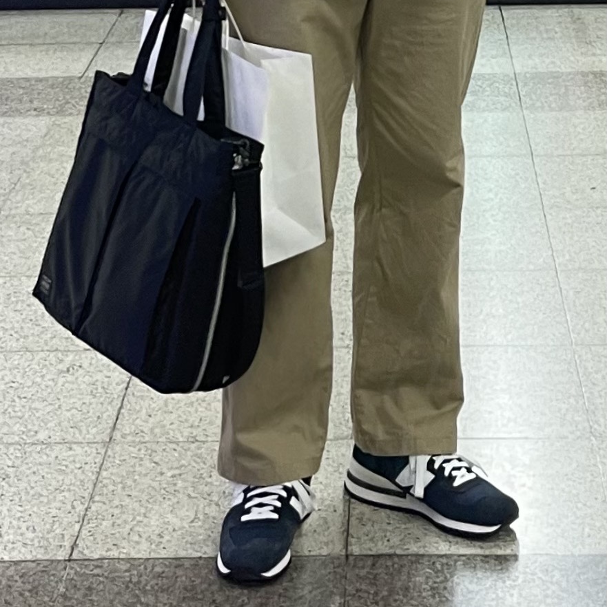 Porter Tanker 2Way Tote Bag Black, New Balance 990v1 Made in USA Navy μ°©μ© μ€νμΌ