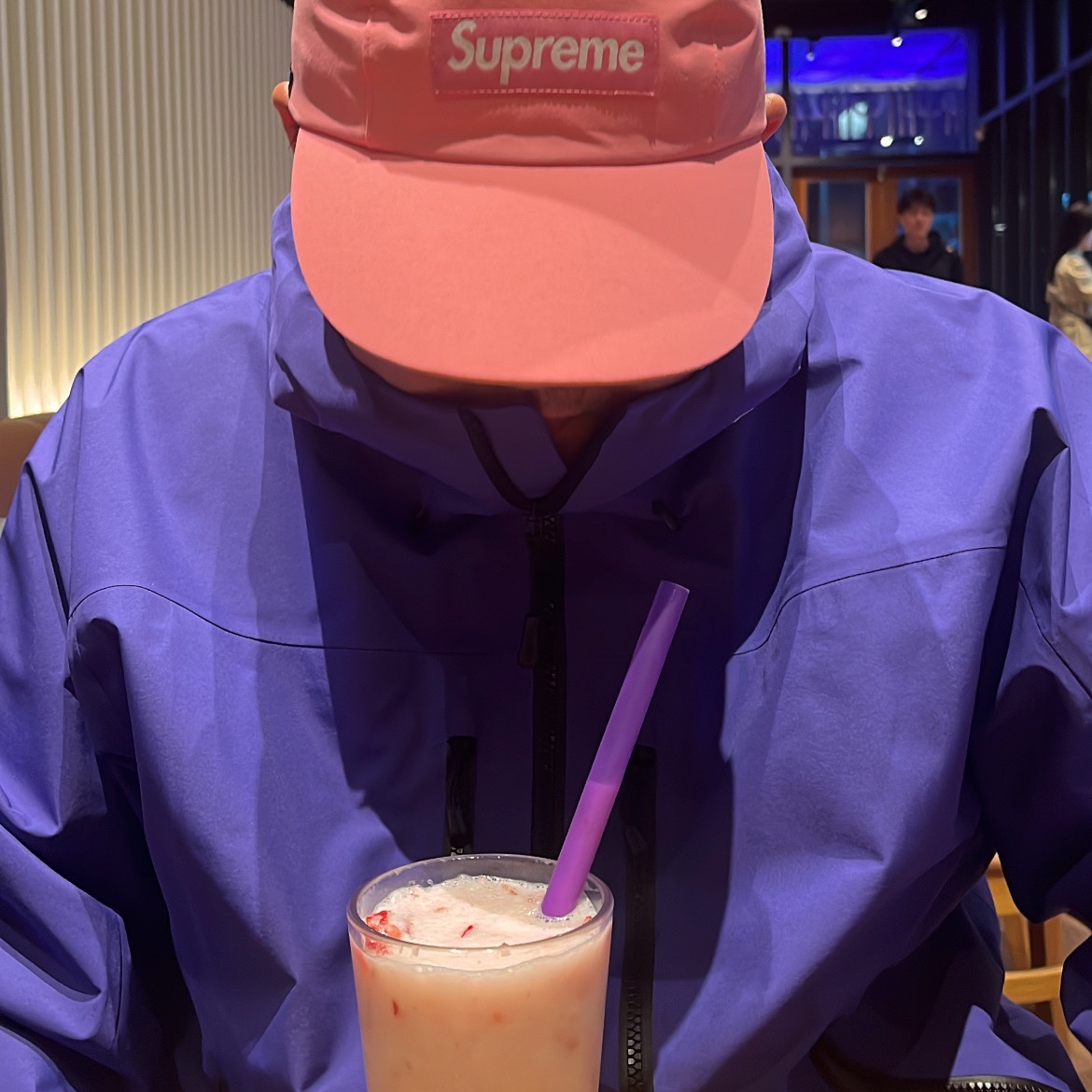 Supreme Gore-Tex Polartec Long Bill Camp Cap Pink - 22SS, Supreme Gore-Tex Taped Seam Shell Jacket Purple - 24SS 착용 스타일 - 1