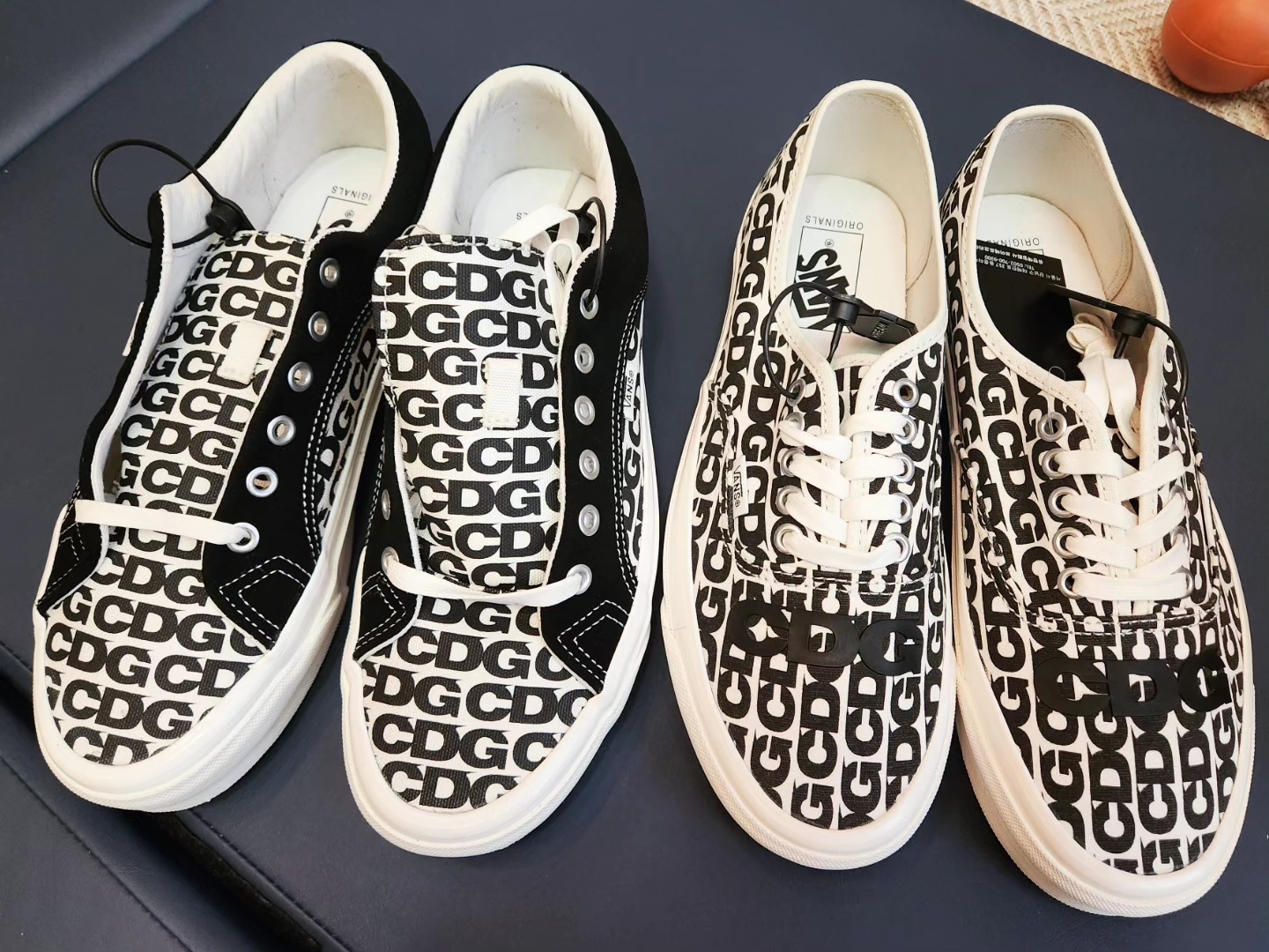 Vans Vault x CDG OG Authentic LX White Black, Vans Vault x CDG Lampin LX 2021 착용 스타일 - 1