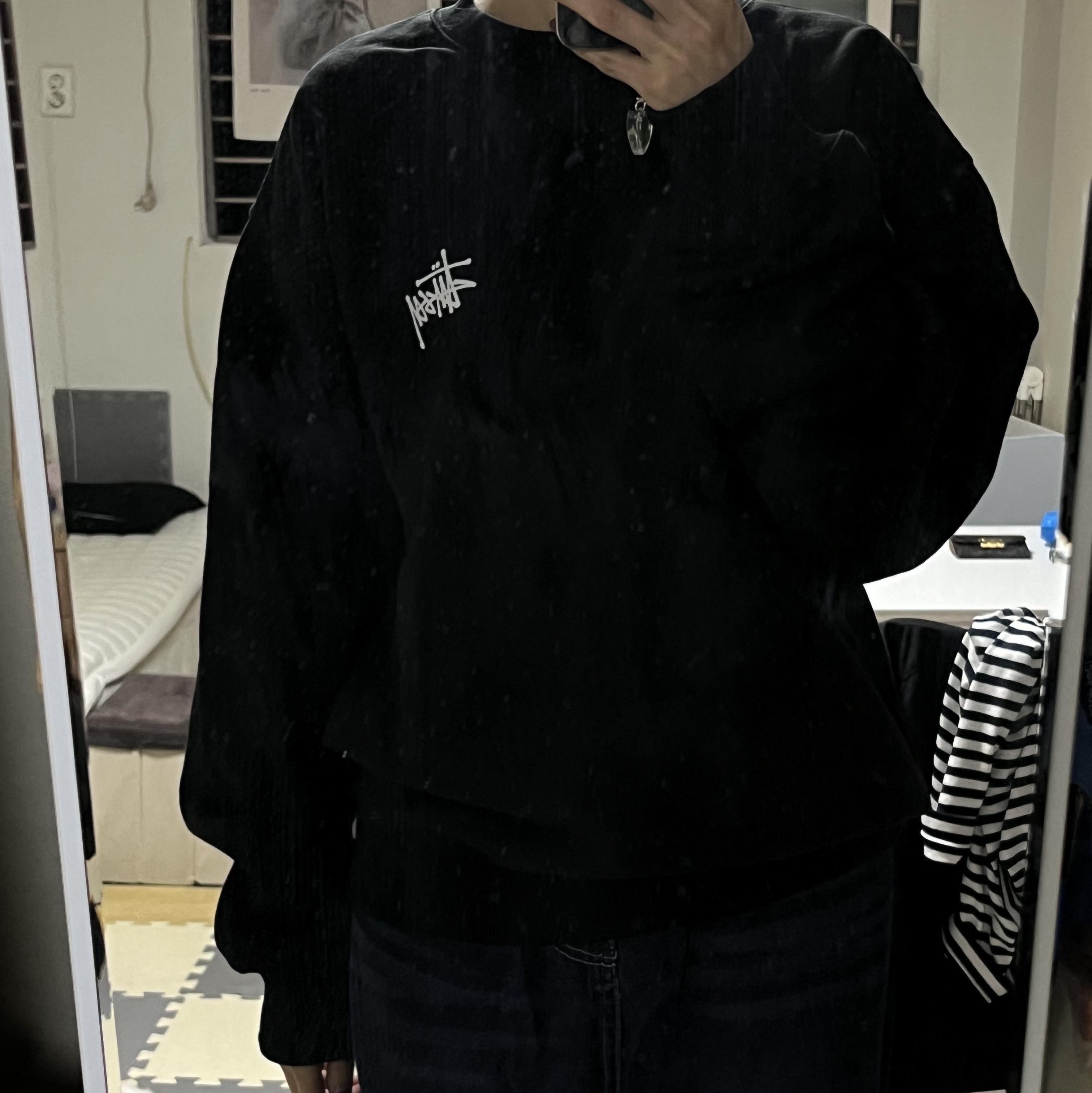 Stussy Basic Stussy Crew Black 2023 착용 스타일 - 2